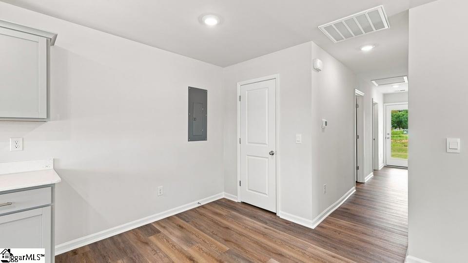 713 Longton Street Property Photo 9
