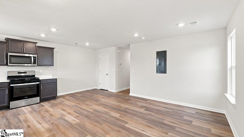 717 Longton Street Property Photo 7