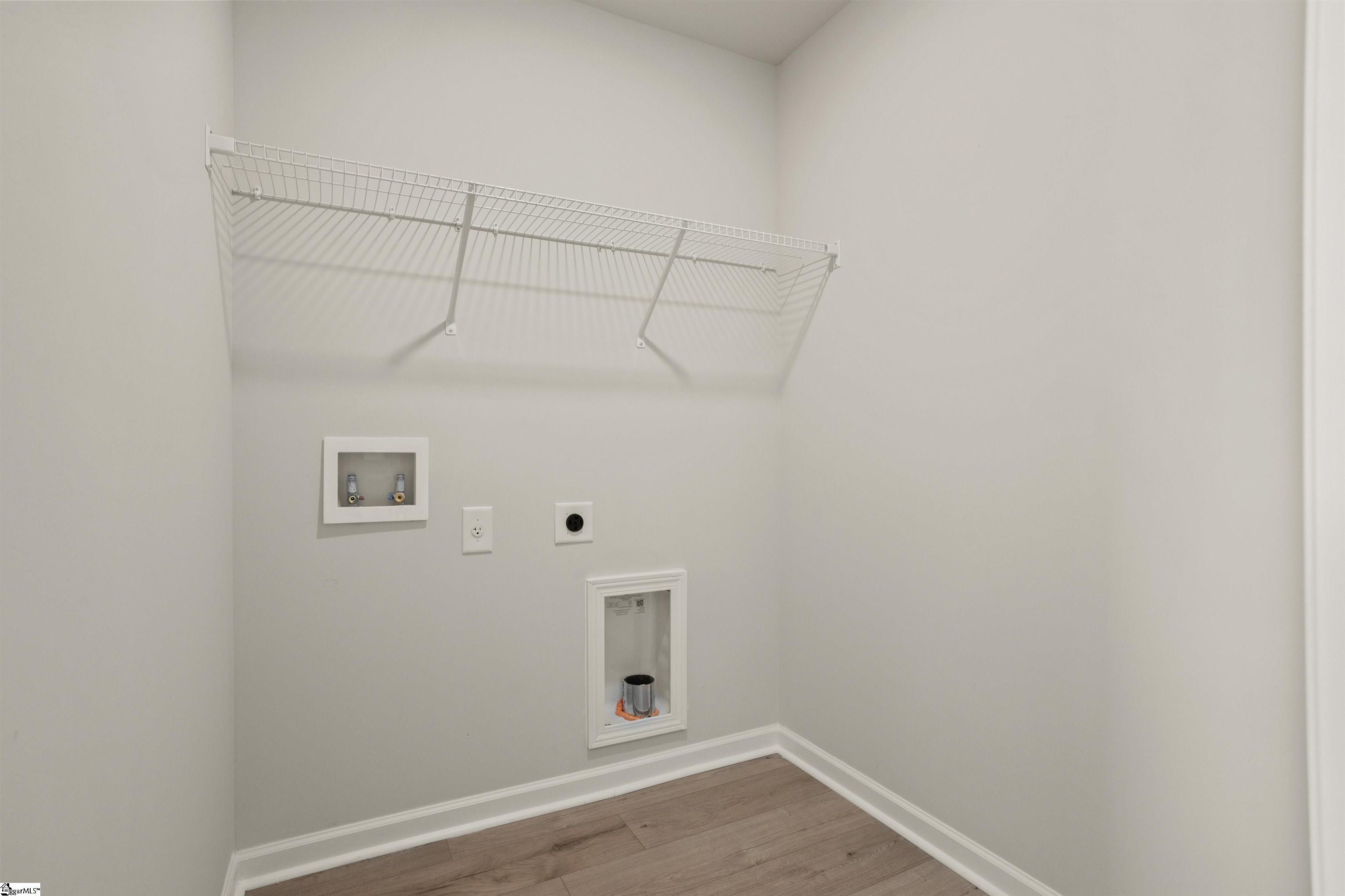 607 Silver Fir Street Property Photo 8