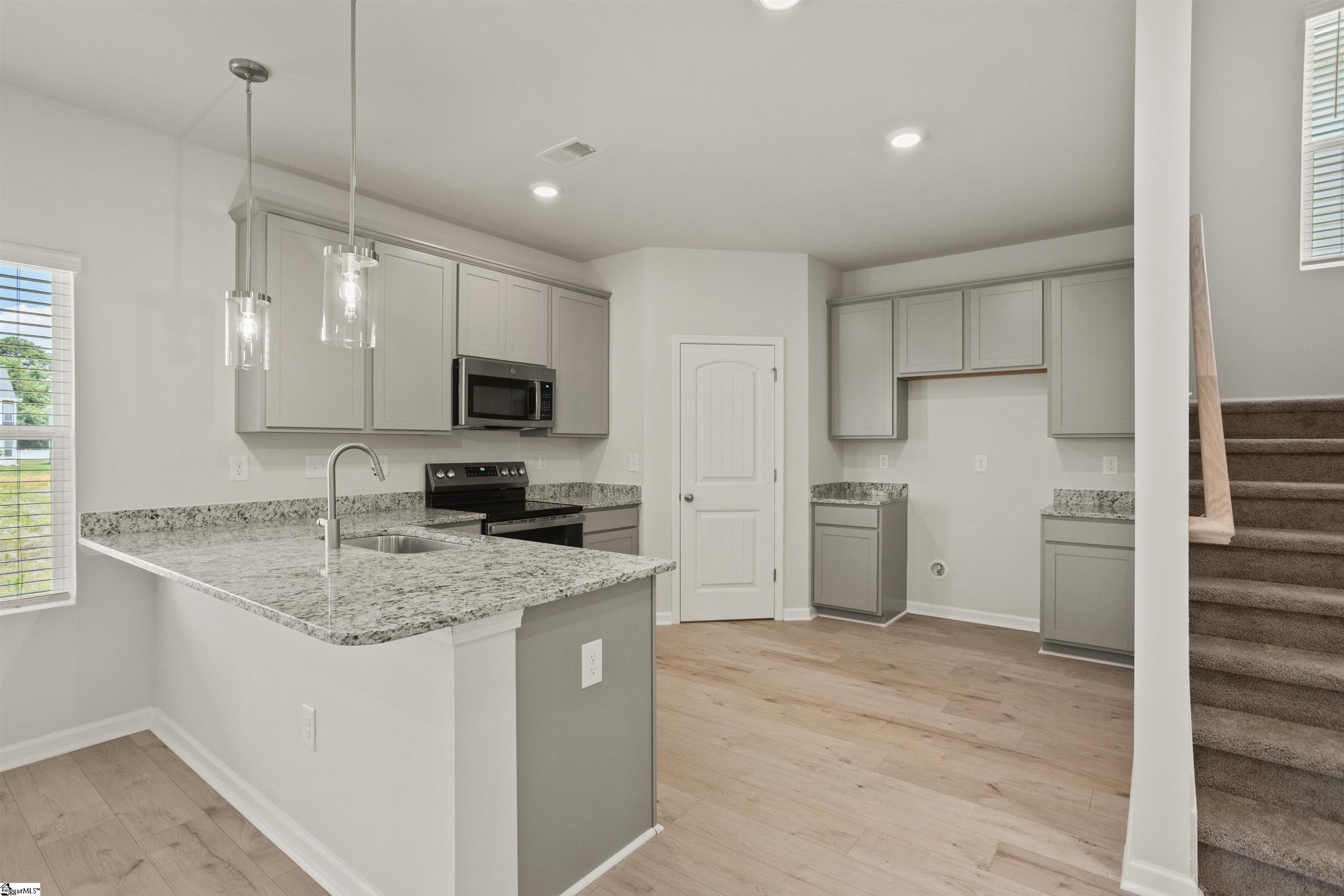 607 Silver Fir Street Property Photo 23