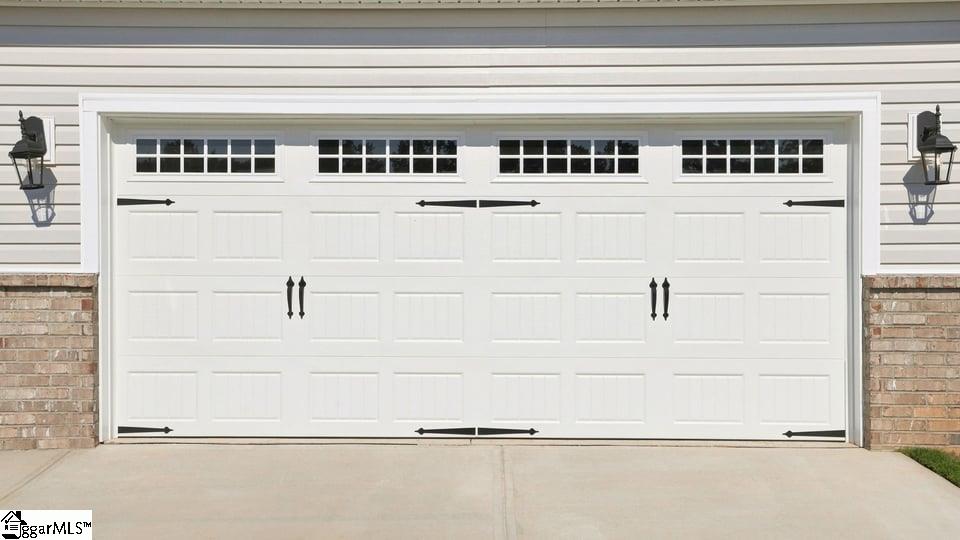 570 Woodcot Drive Property Photo 3