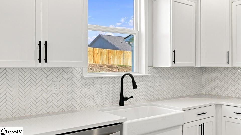 570 Woodcot Drive Property Photo 16