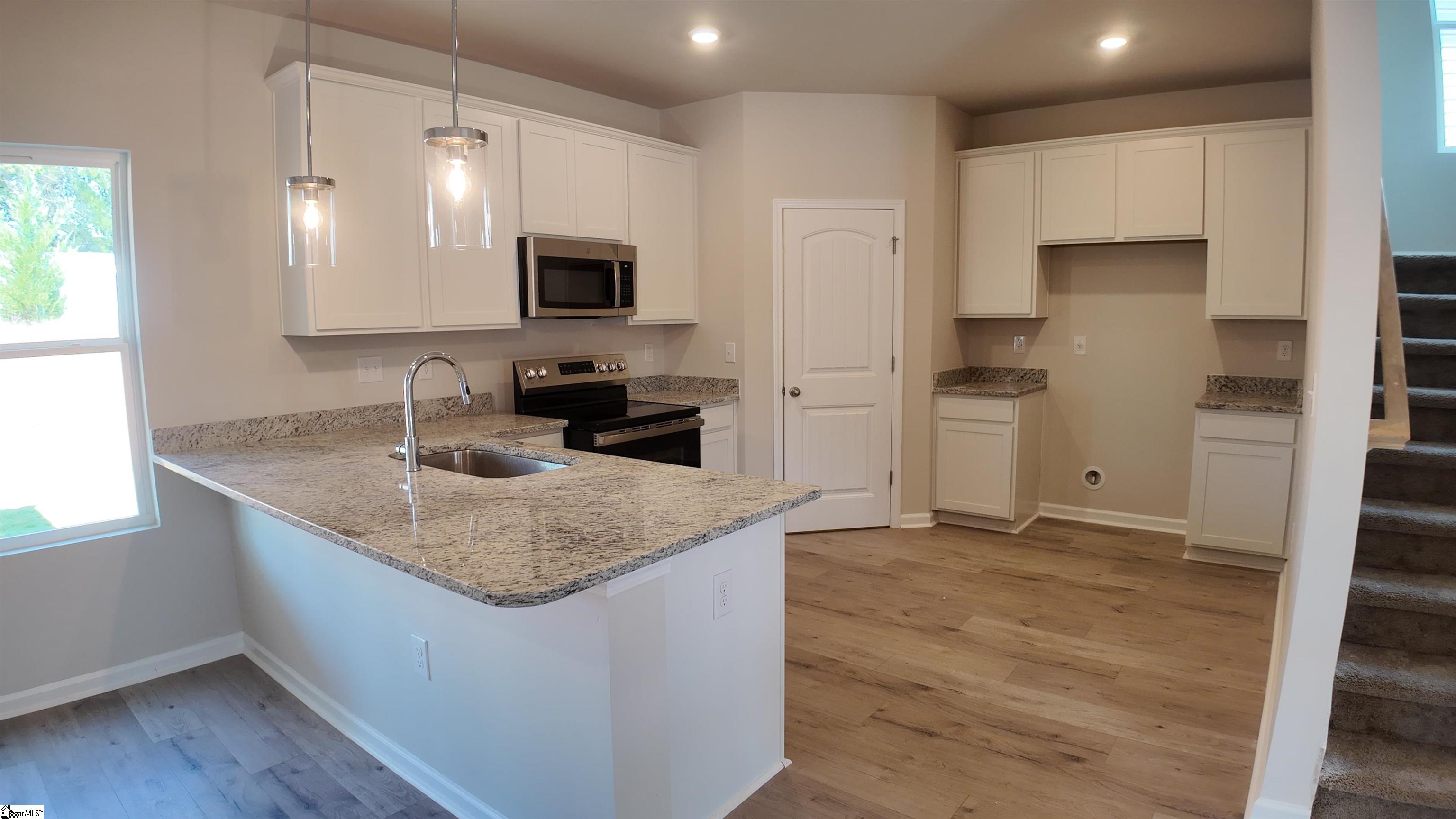 100 Juniper Valley Circle Property Photo 3