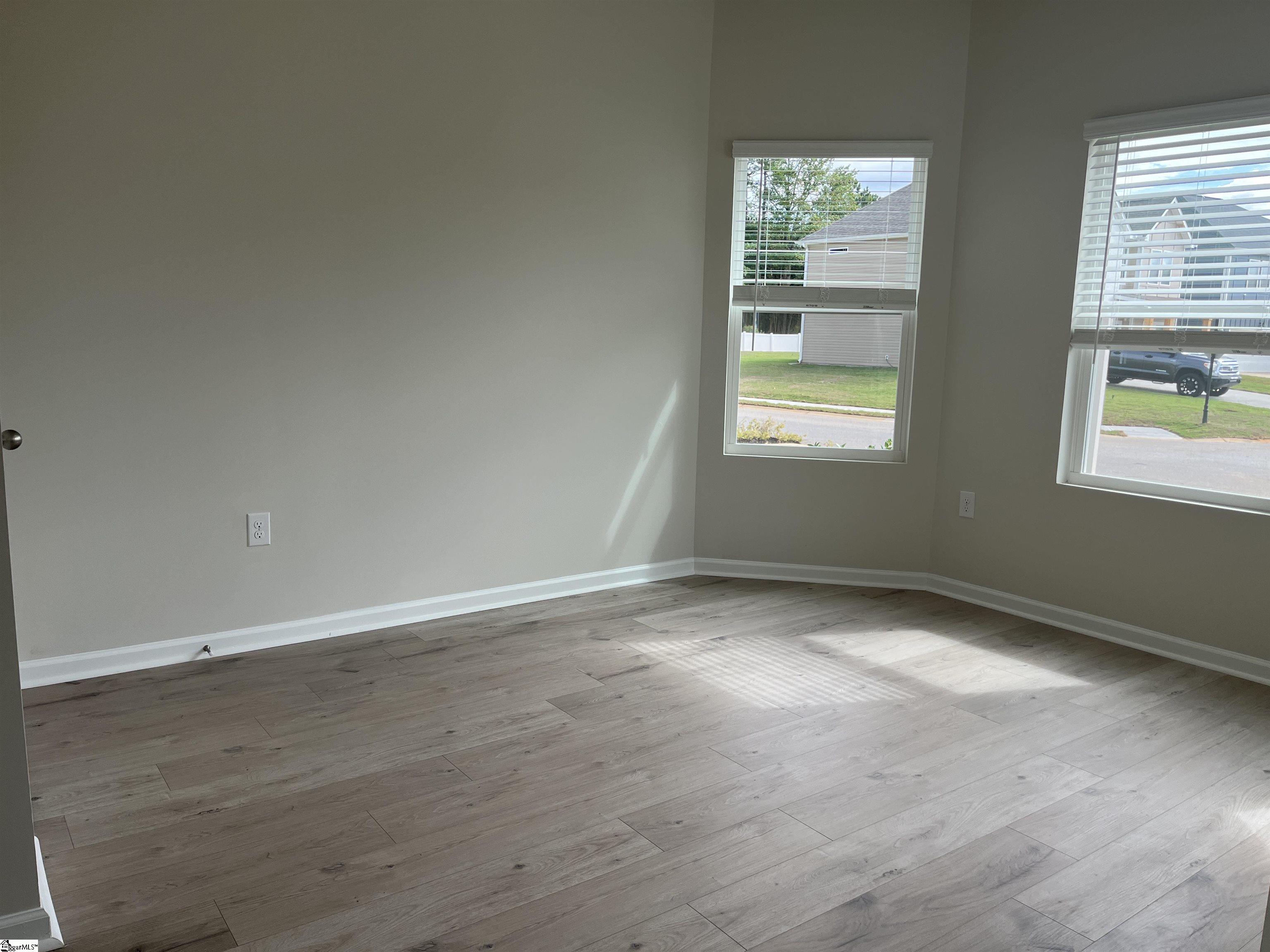 100 Juniper Valley Circle Property Photo 3