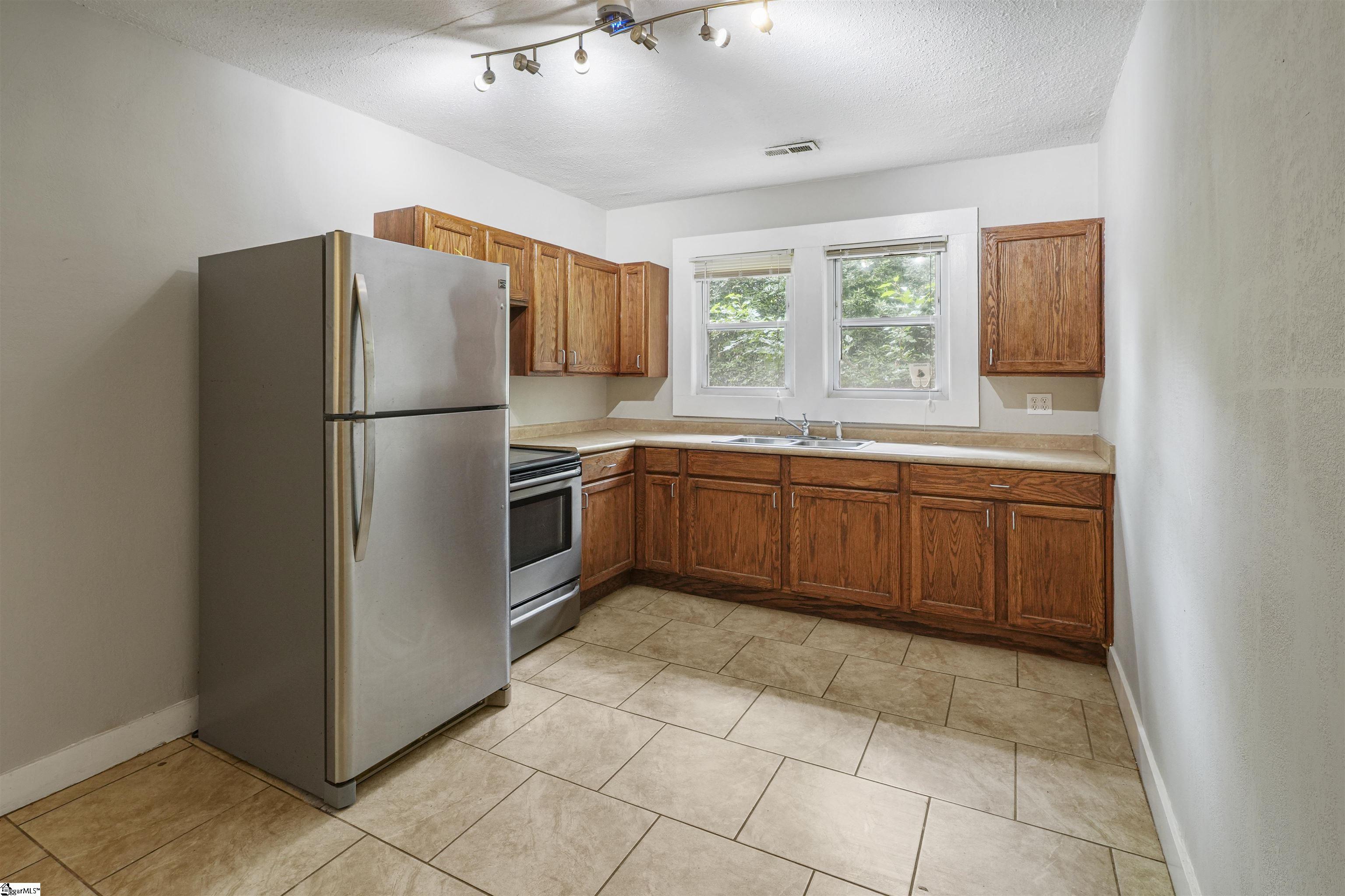 540 Union Street Property Photo 10