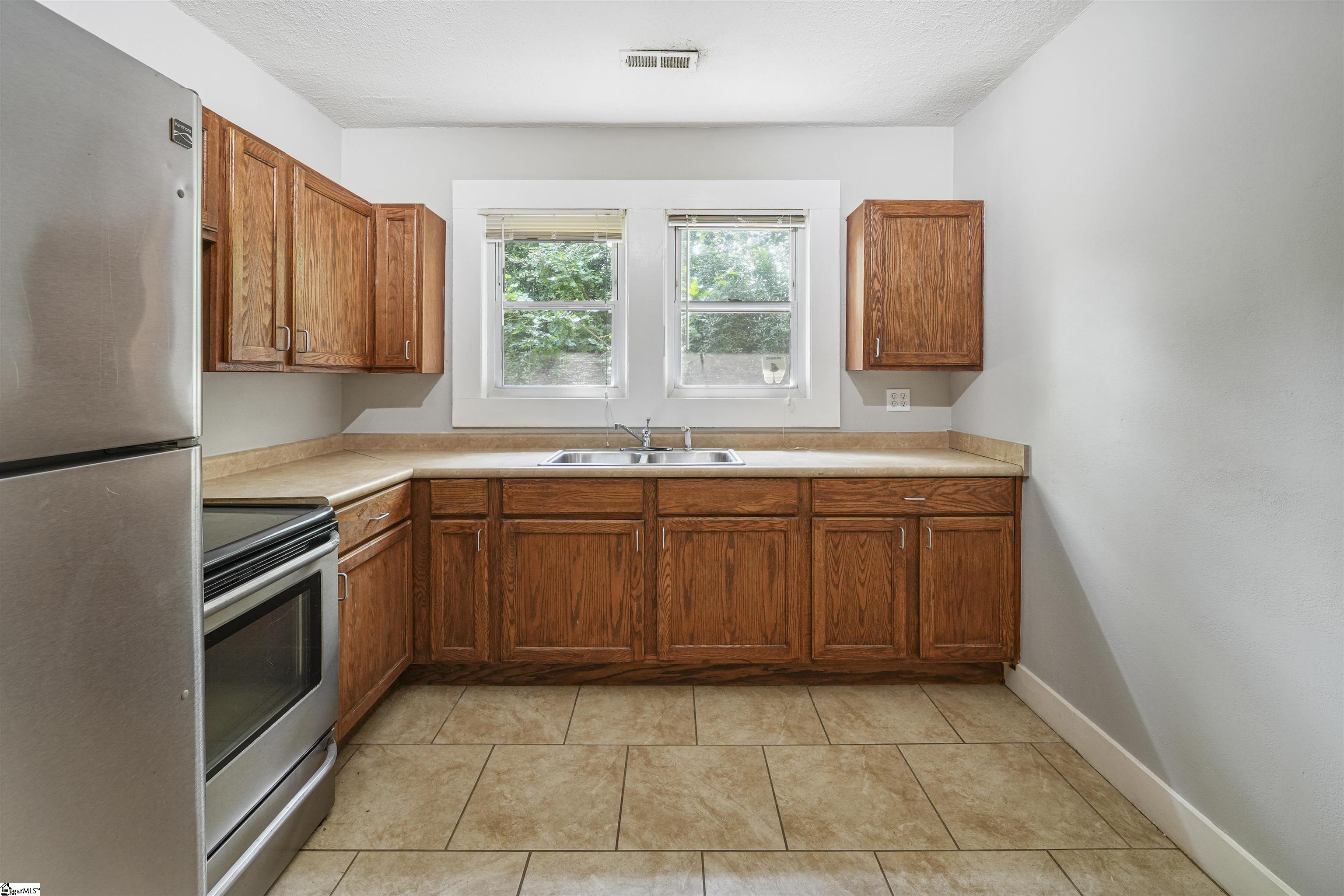540 Union Street Property Photo 11