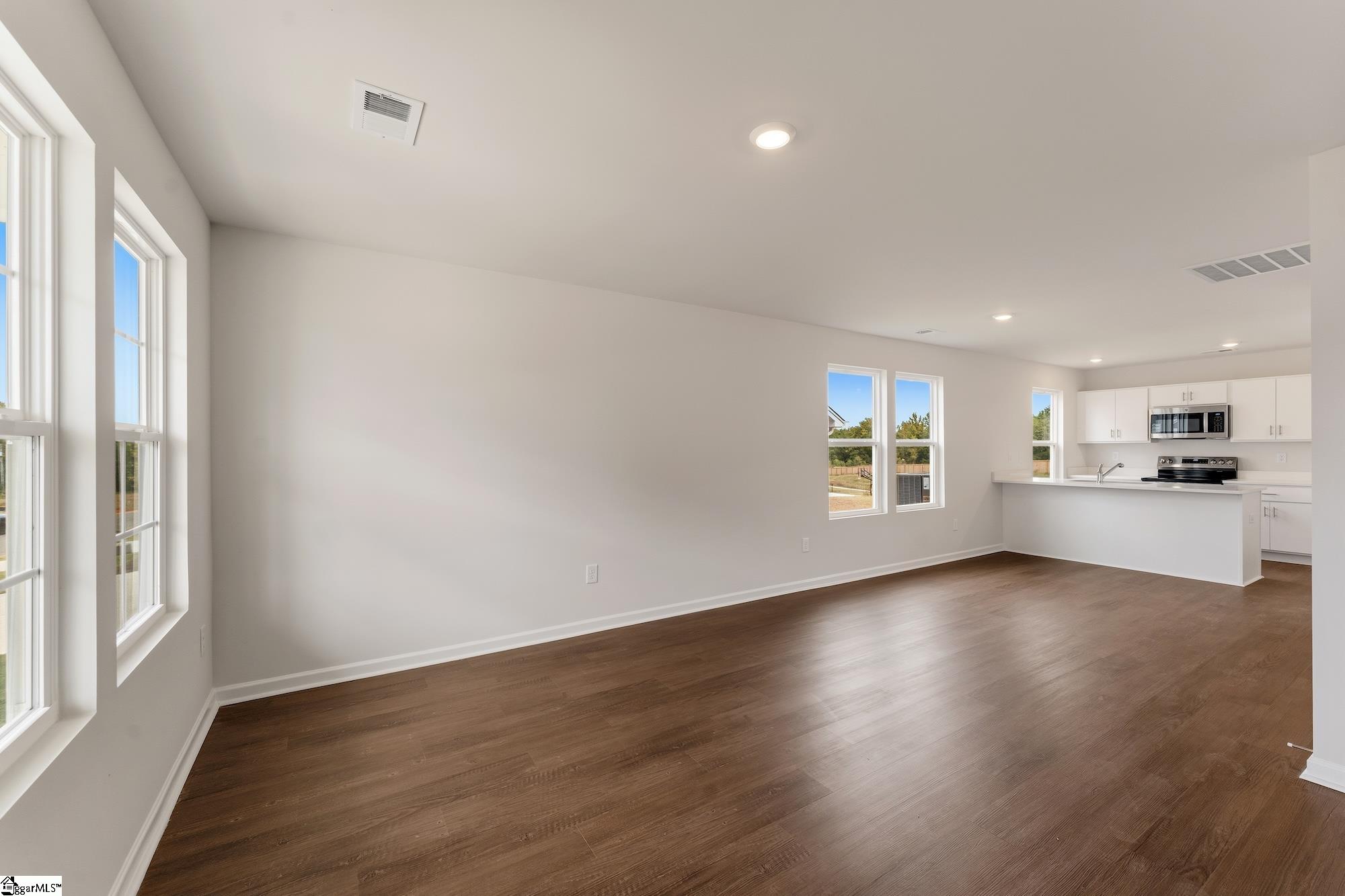 146 Cloverfield Lane Property Photo 2