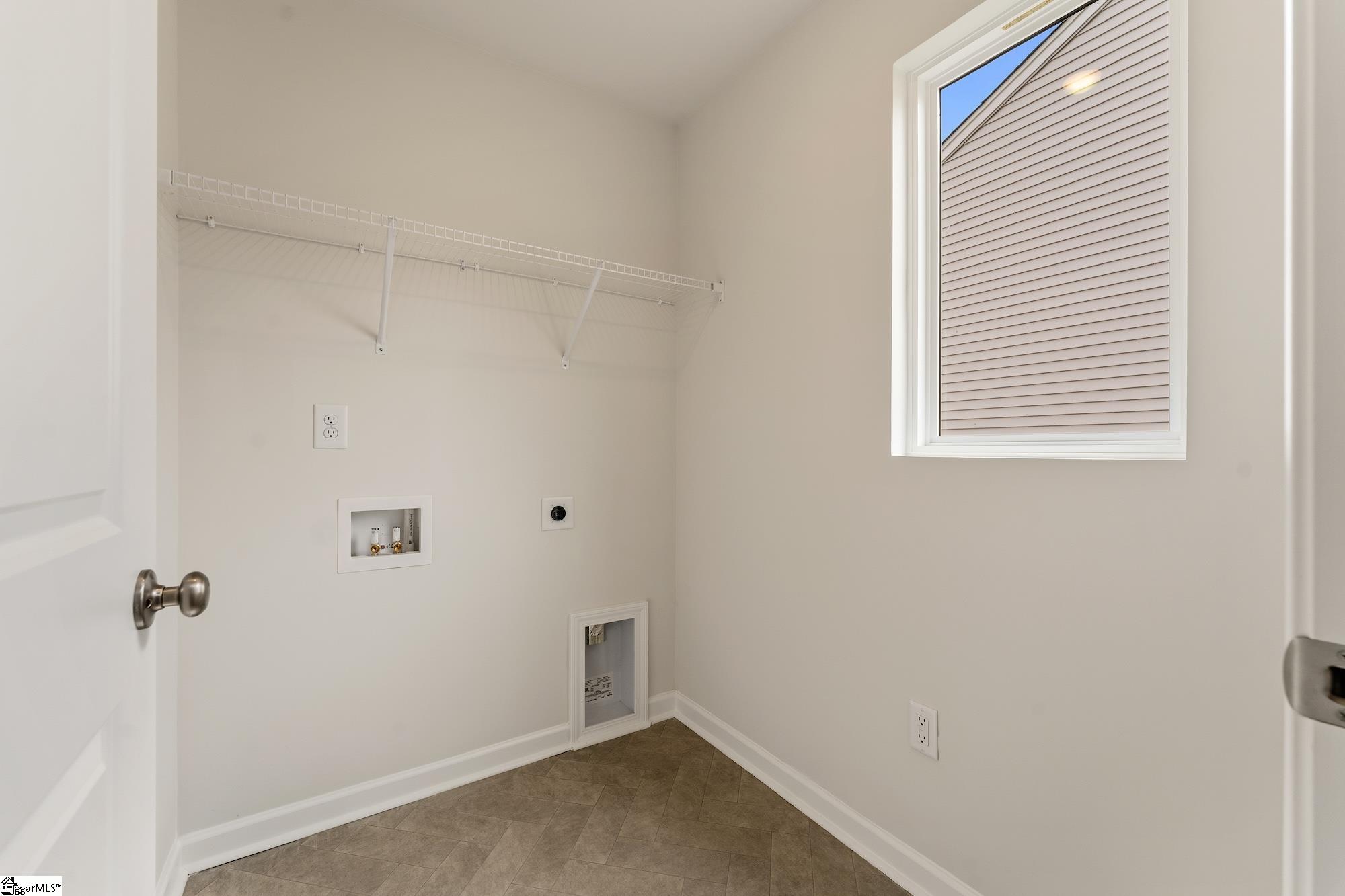 146 Cloverfield Lane Property Photo 8