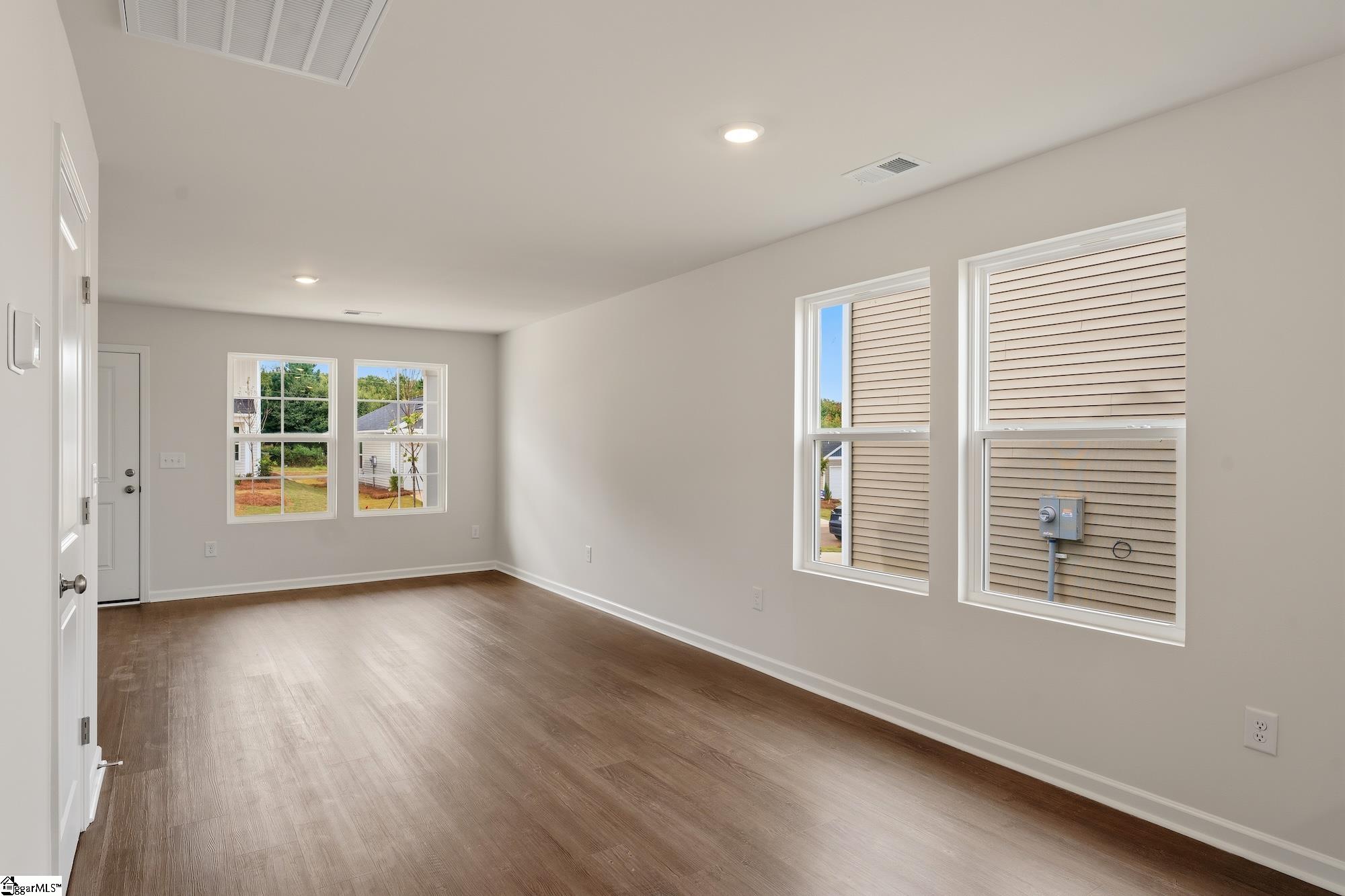 146 Cloverfield Lane Property Photo 15