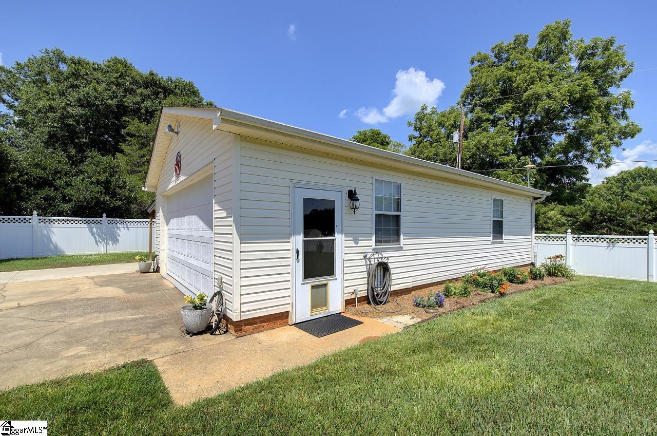 9 Montague Circle Property Photo 3