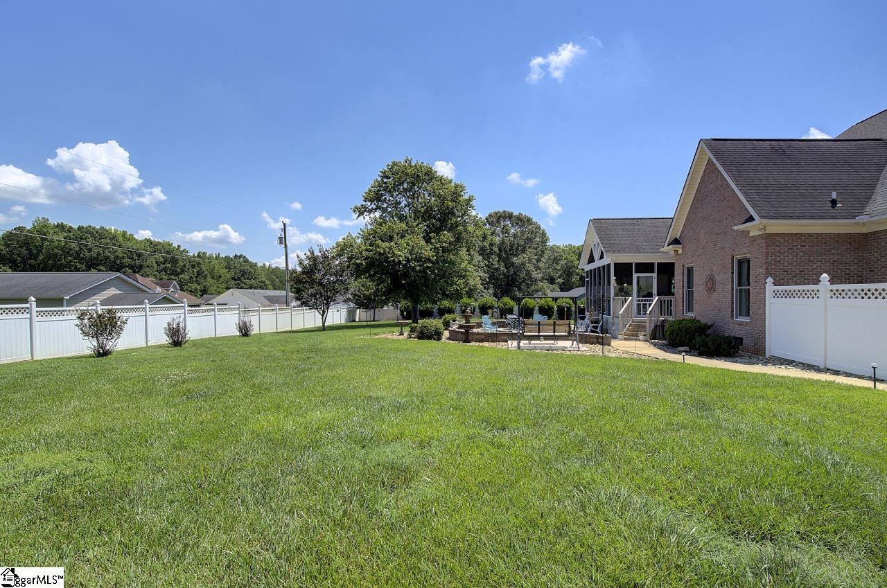 9 Montague Circle Property Photo 4