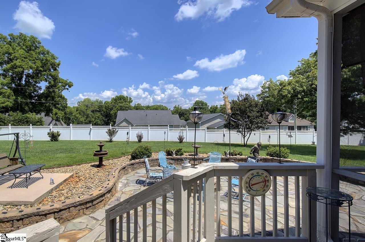 9 Montague Circle Property Photo 11