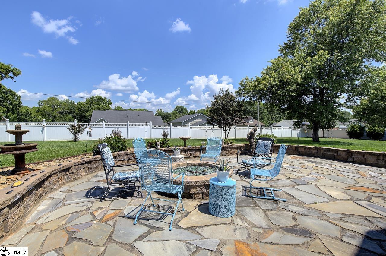9 Montague Circle Property Photo 16