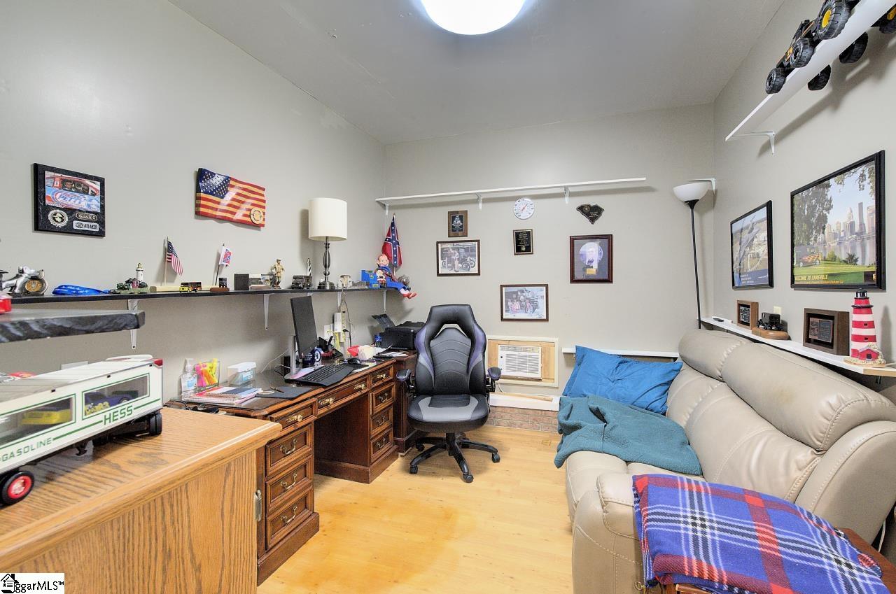 9 Montague Circle Property Photo 19
