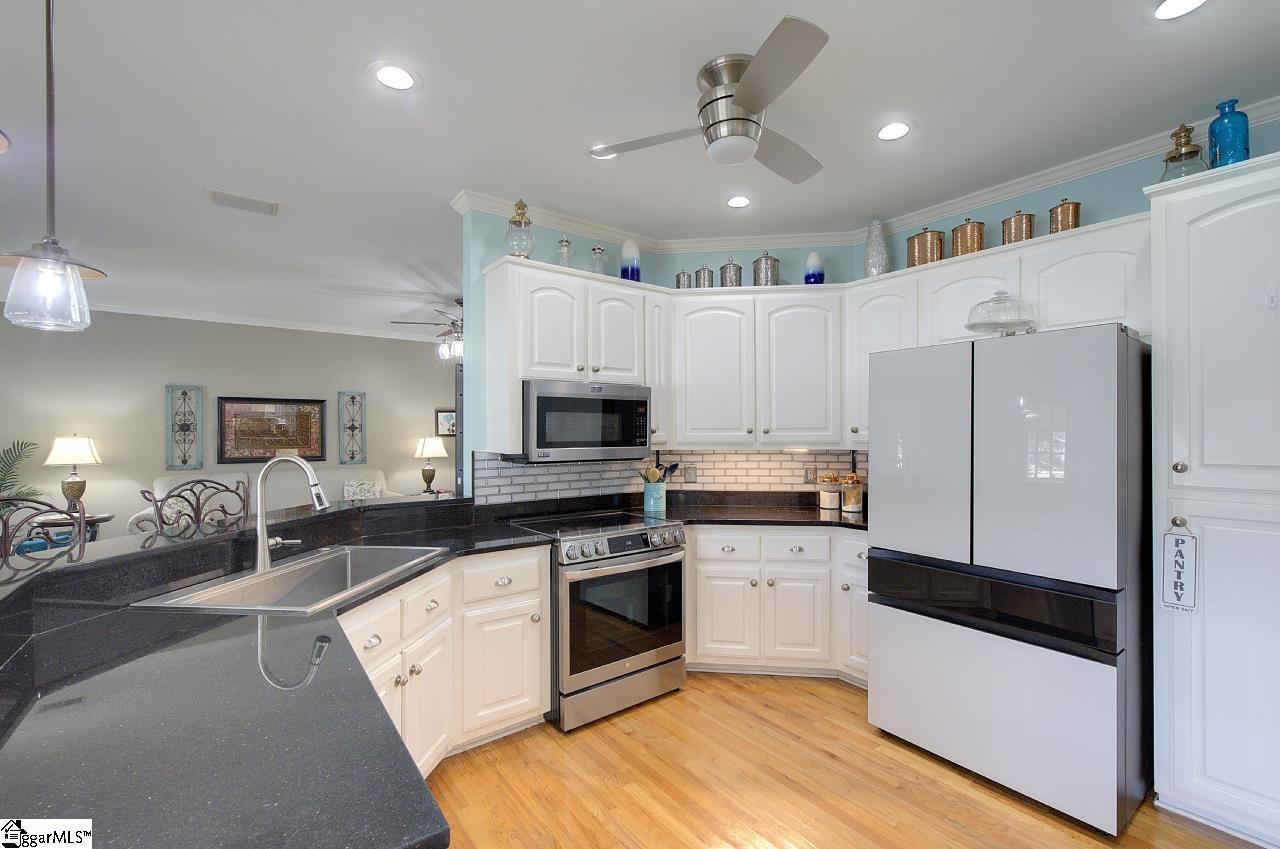 9 Montague Circle Property Photo 28