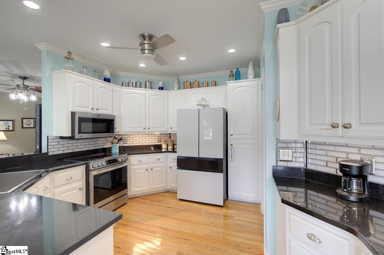 9 Montague Circle Property Photo 30
