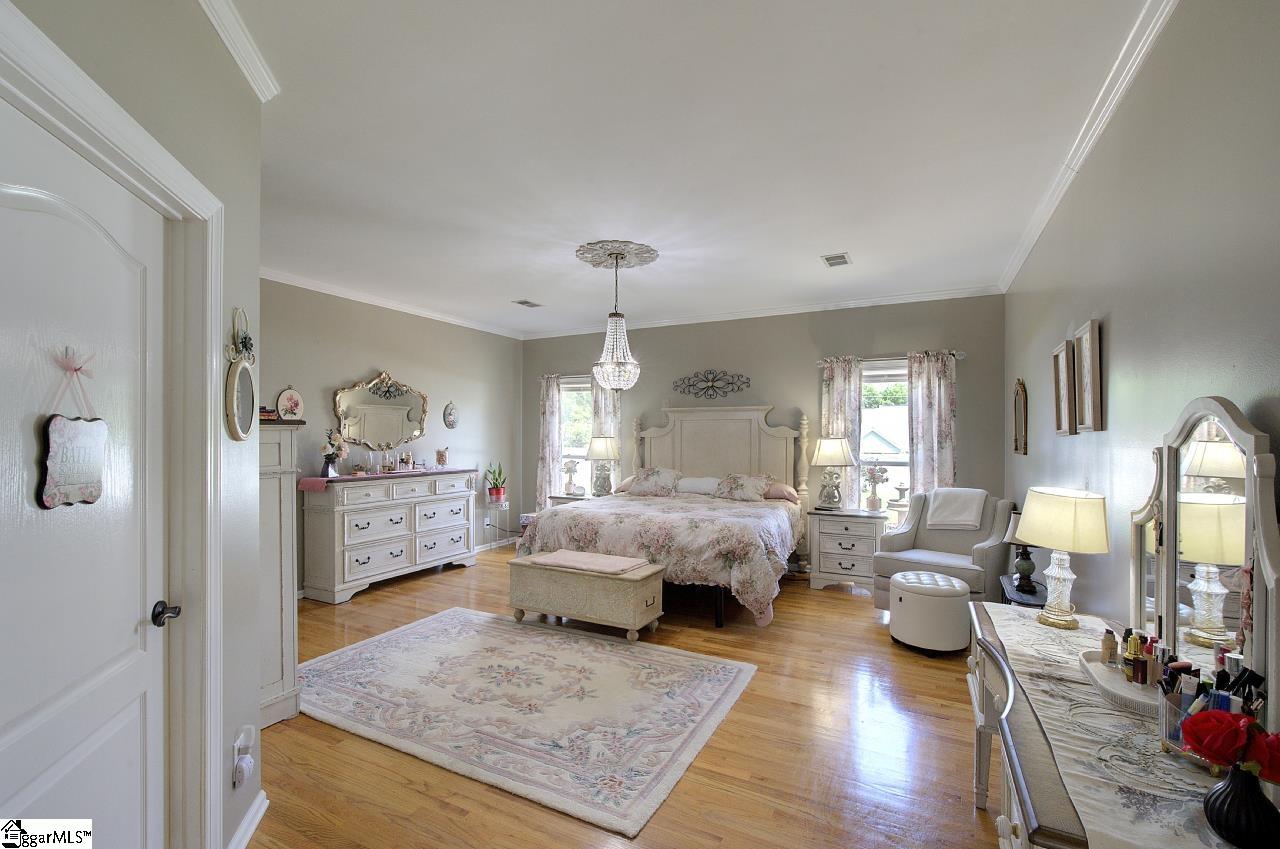 9 Montague Circle Property Photo 33