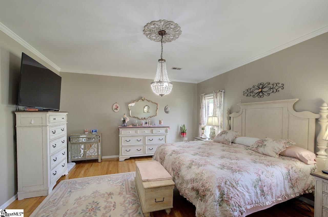 9 Montague Circle Property Photo 35