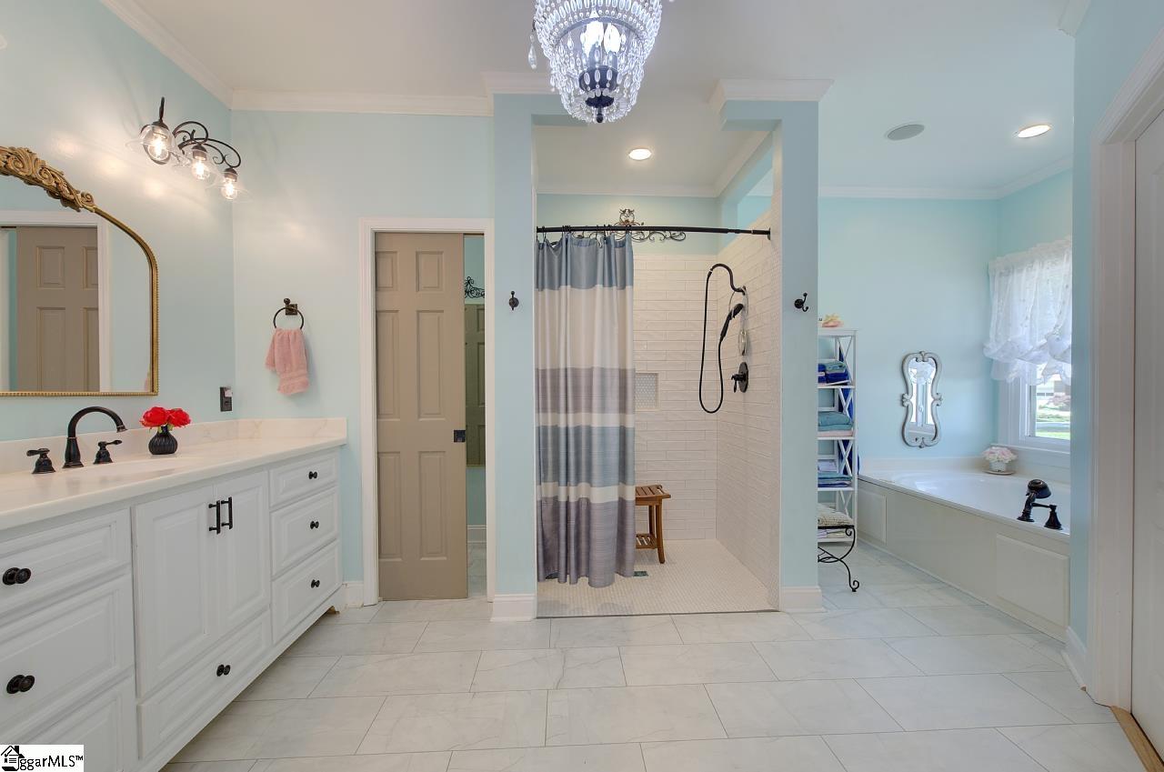 9 Montague Circle Property Photo 37