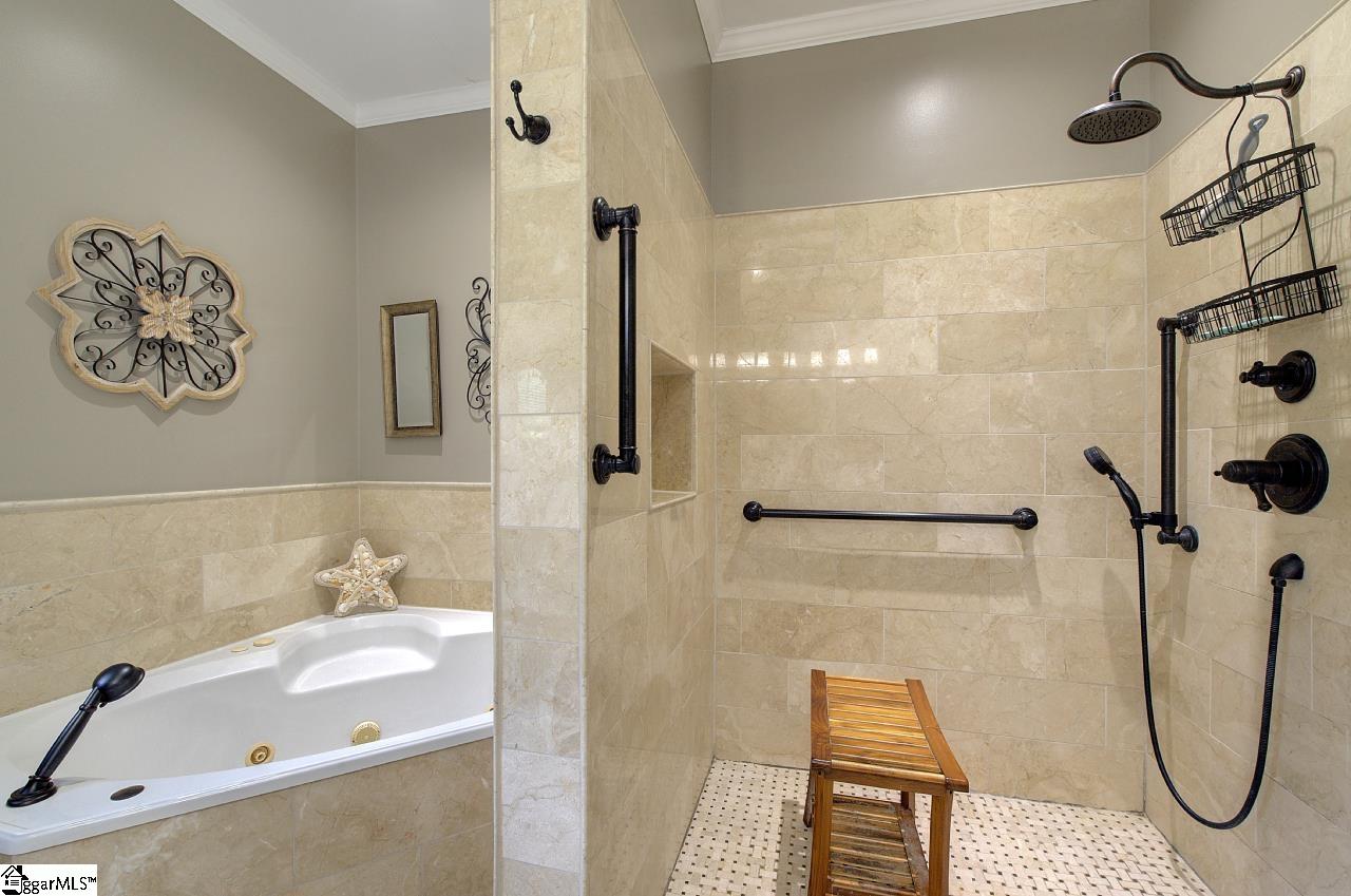 9 Montague Circle Property Photo 40