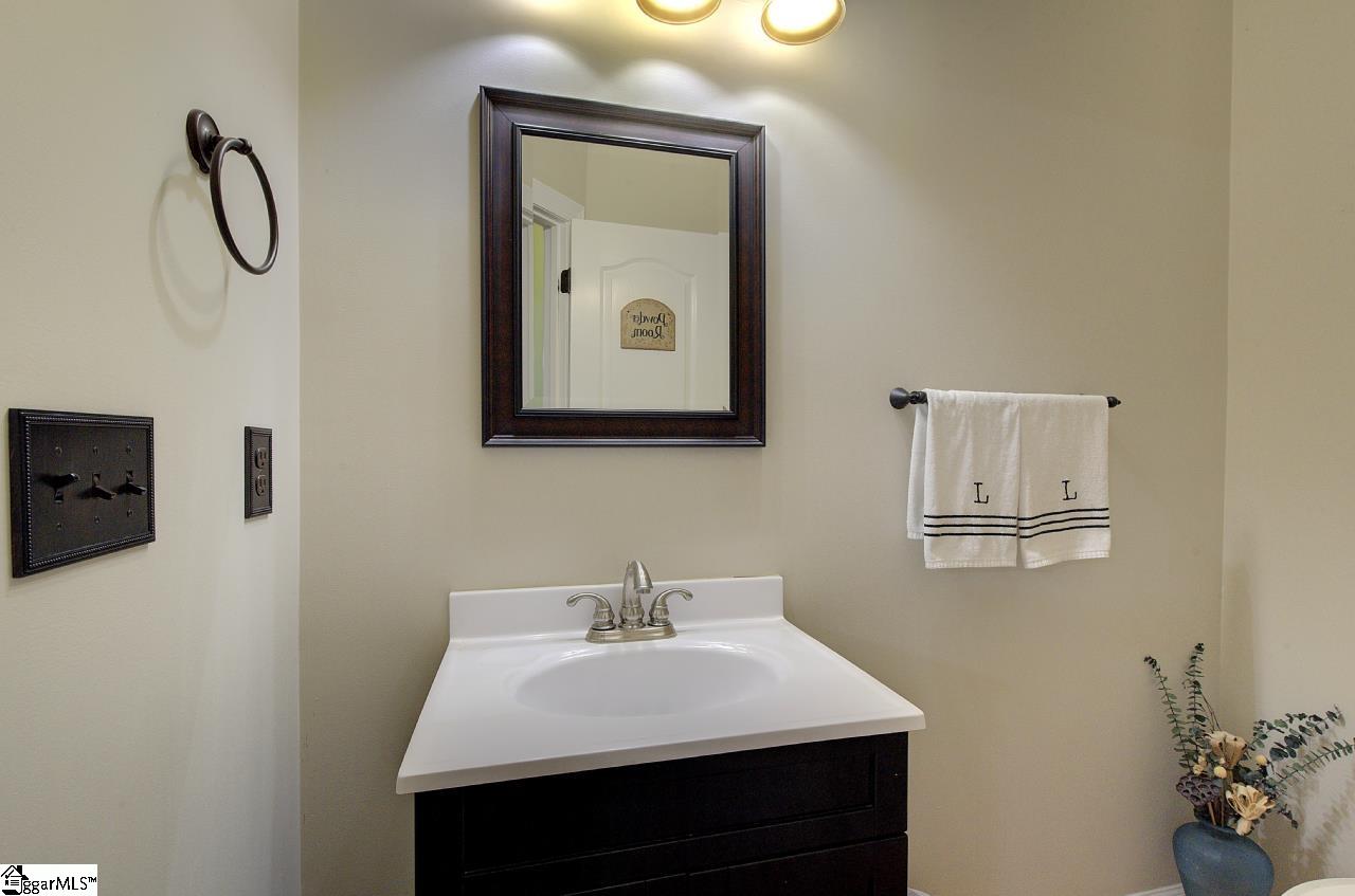 9 Montague Circle Property Photo 43