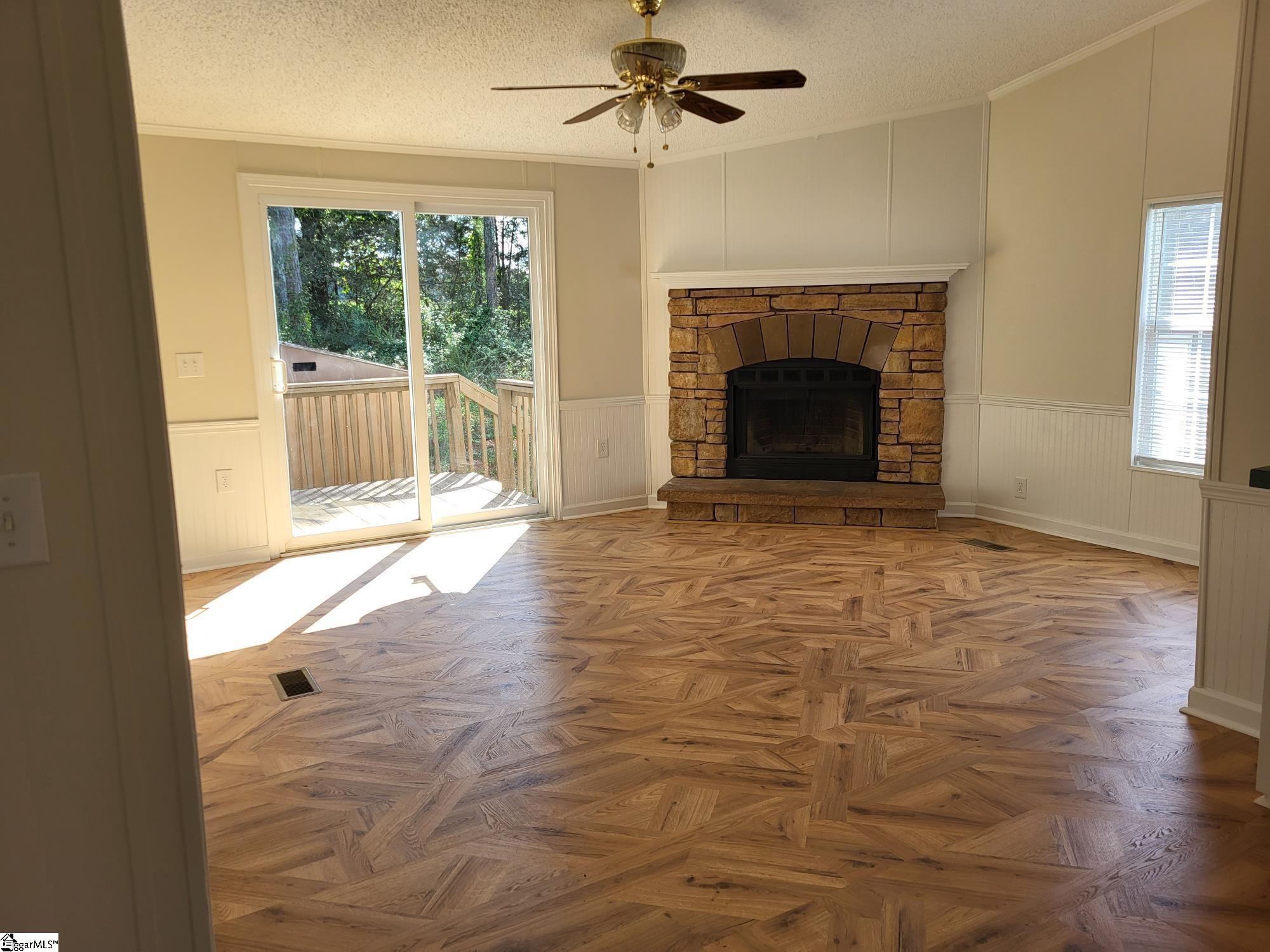125 Oldfield Circle Property Photo 7