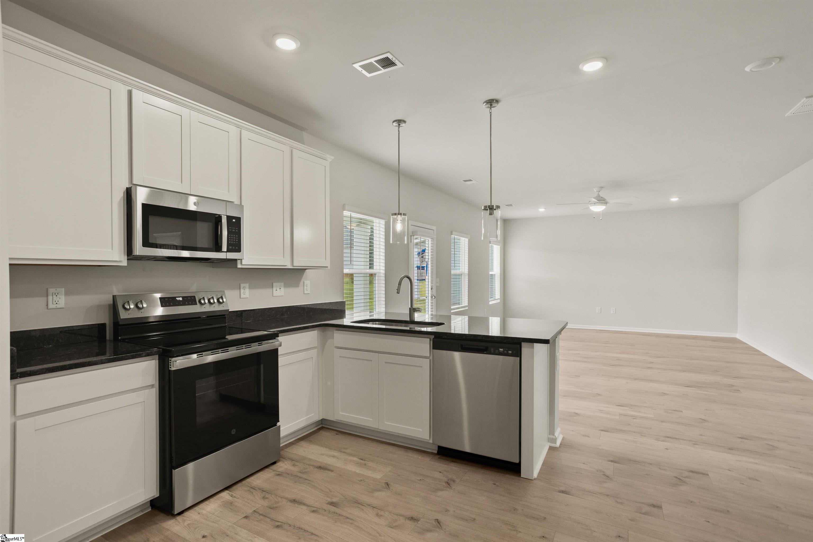 608 Silver Fir Street Property Photo 14
