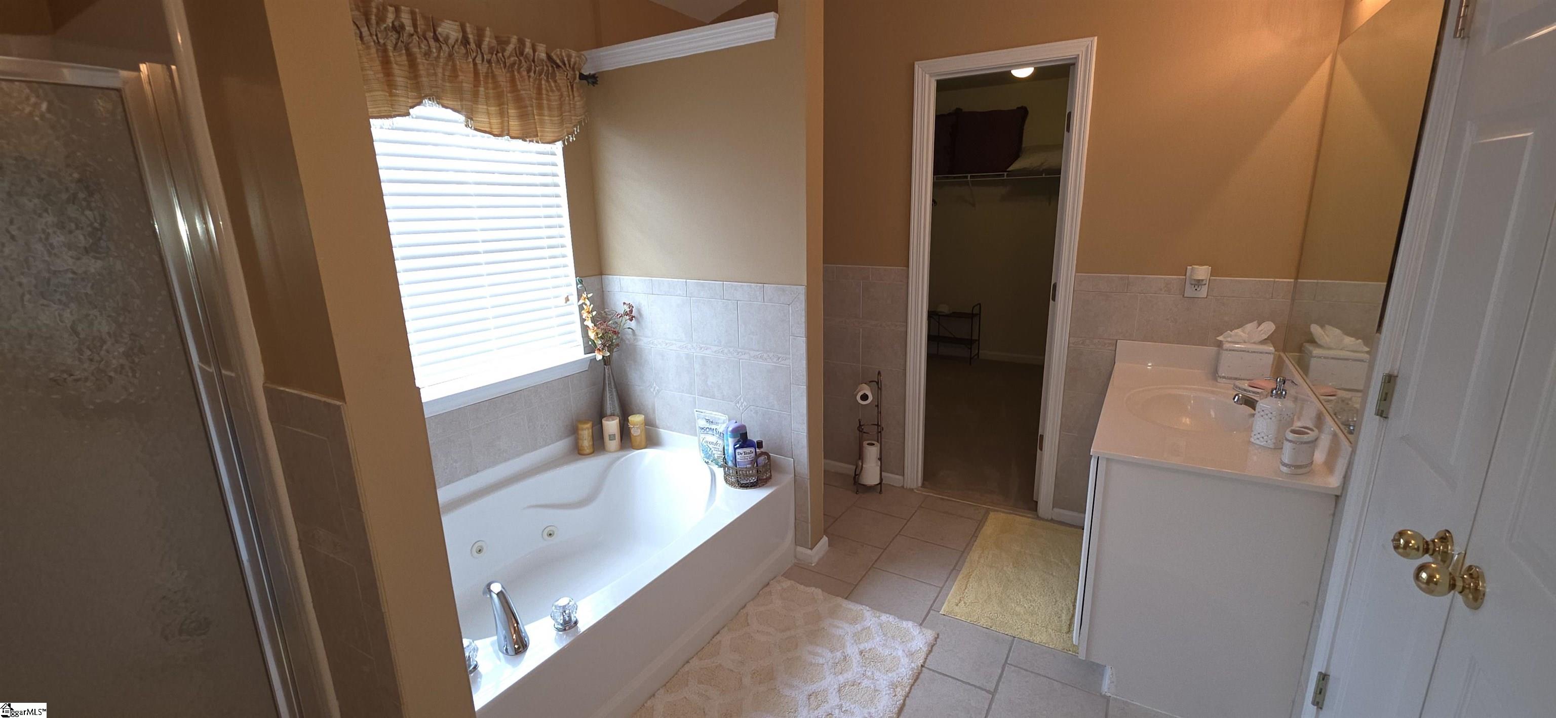 1596232 Property Photo 23
