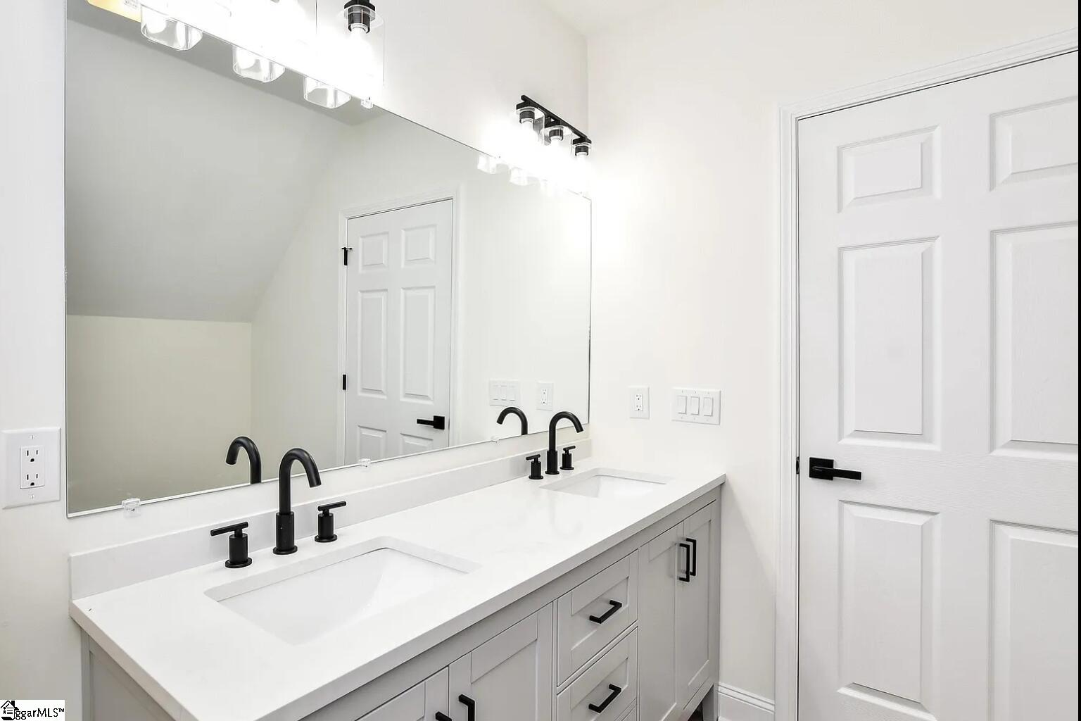23 Forestville Road Property Photo 21