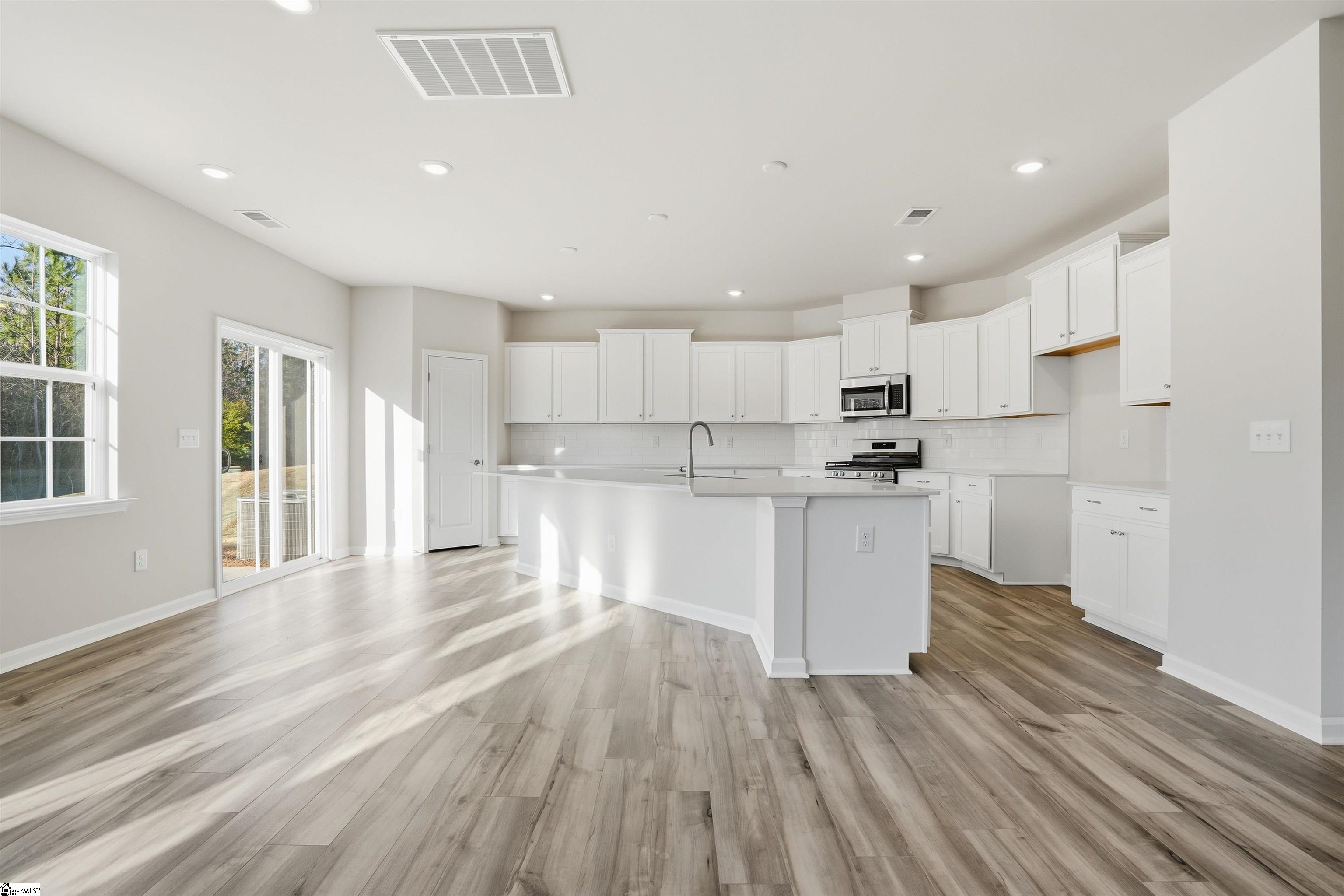 905 Kitson Court Property Photo 10