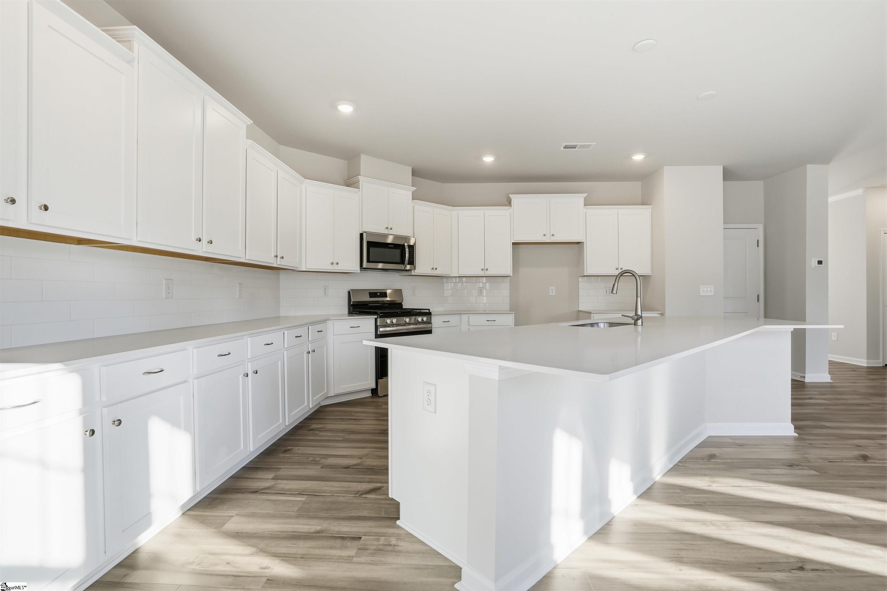 905 Kitson Court Property Photo 13