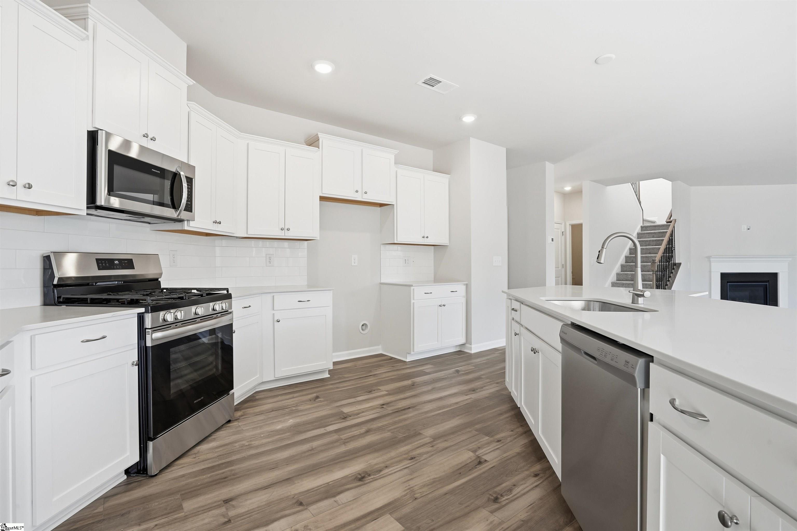 905 Kitson Court Property Photo 15