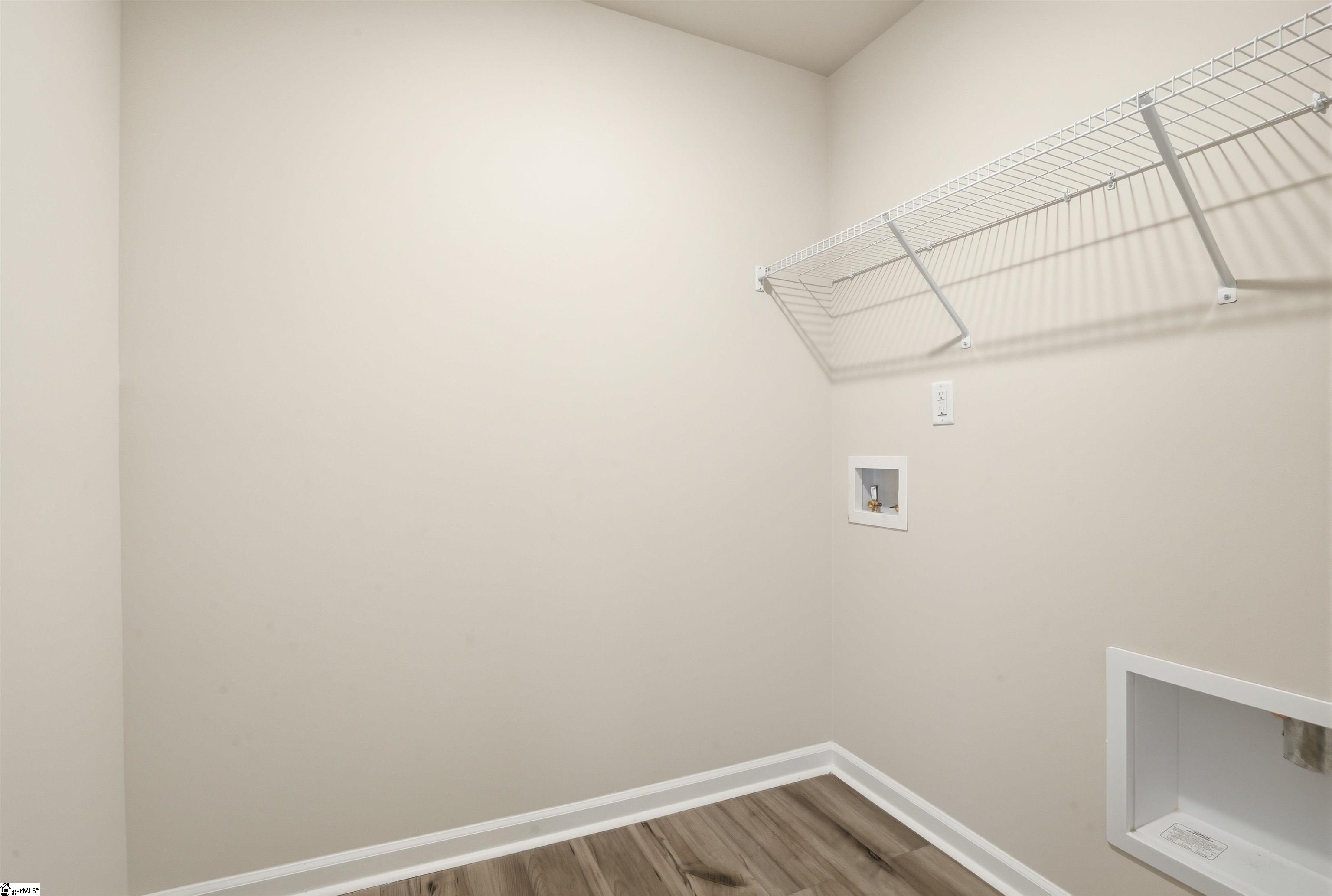 905 Kitson Court Property Photo 23