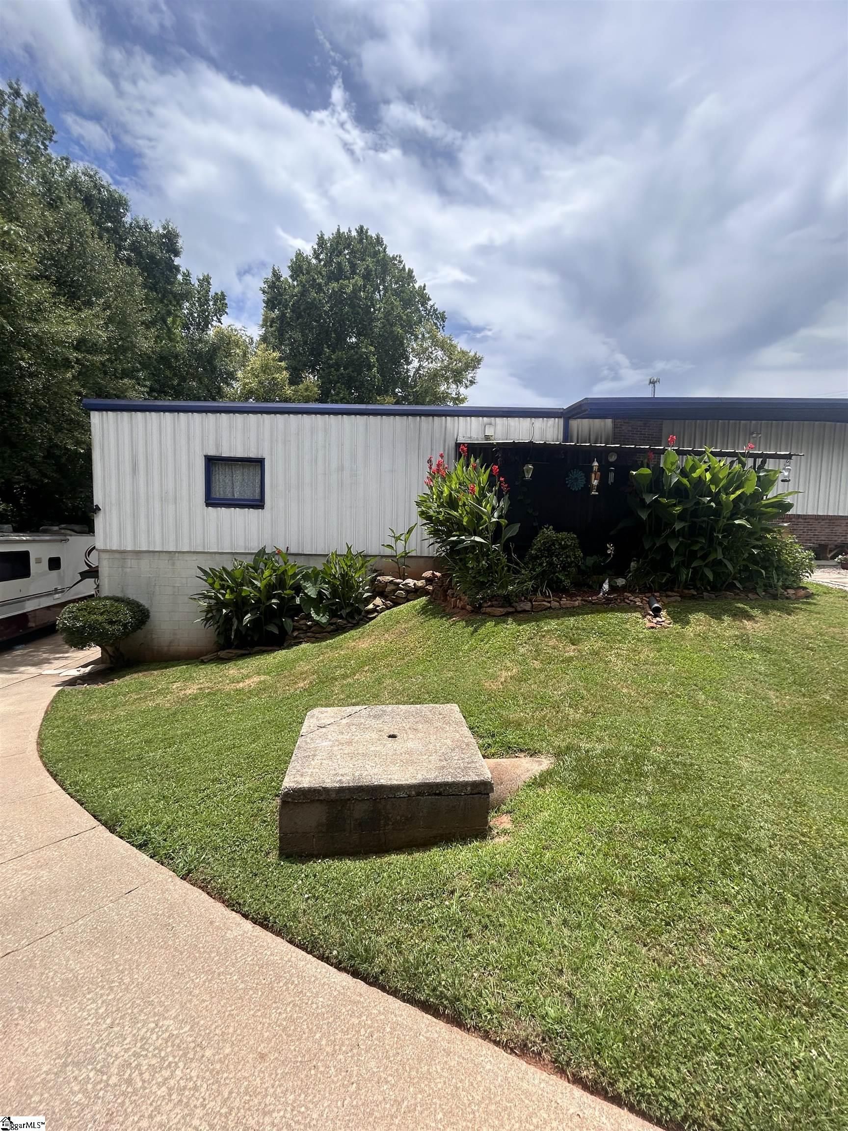 141 City View Circle Property Photo 2