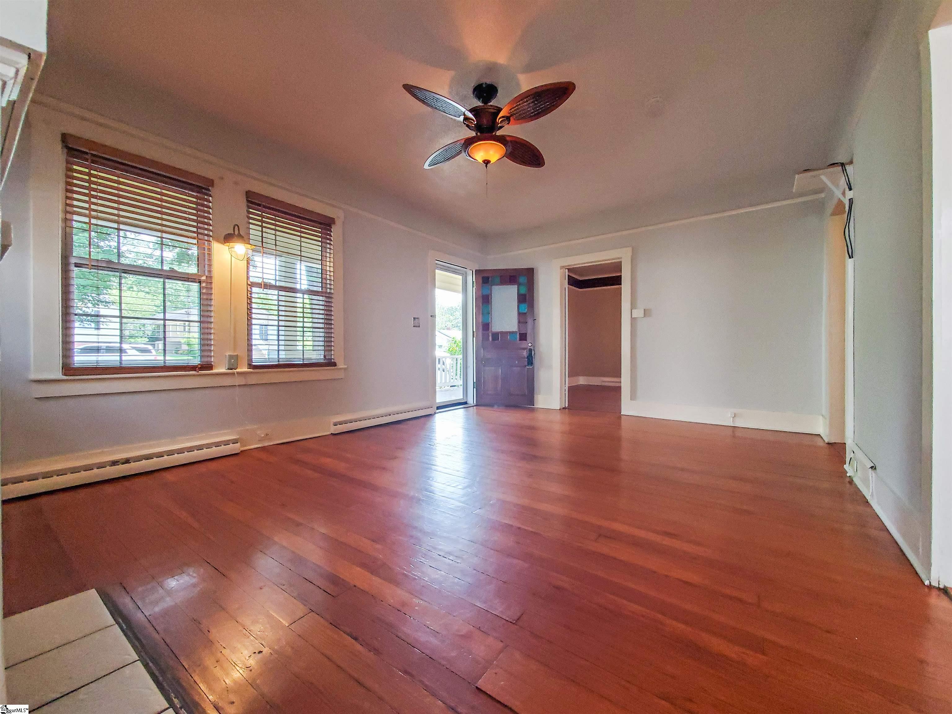 1596338 Property Photo 6