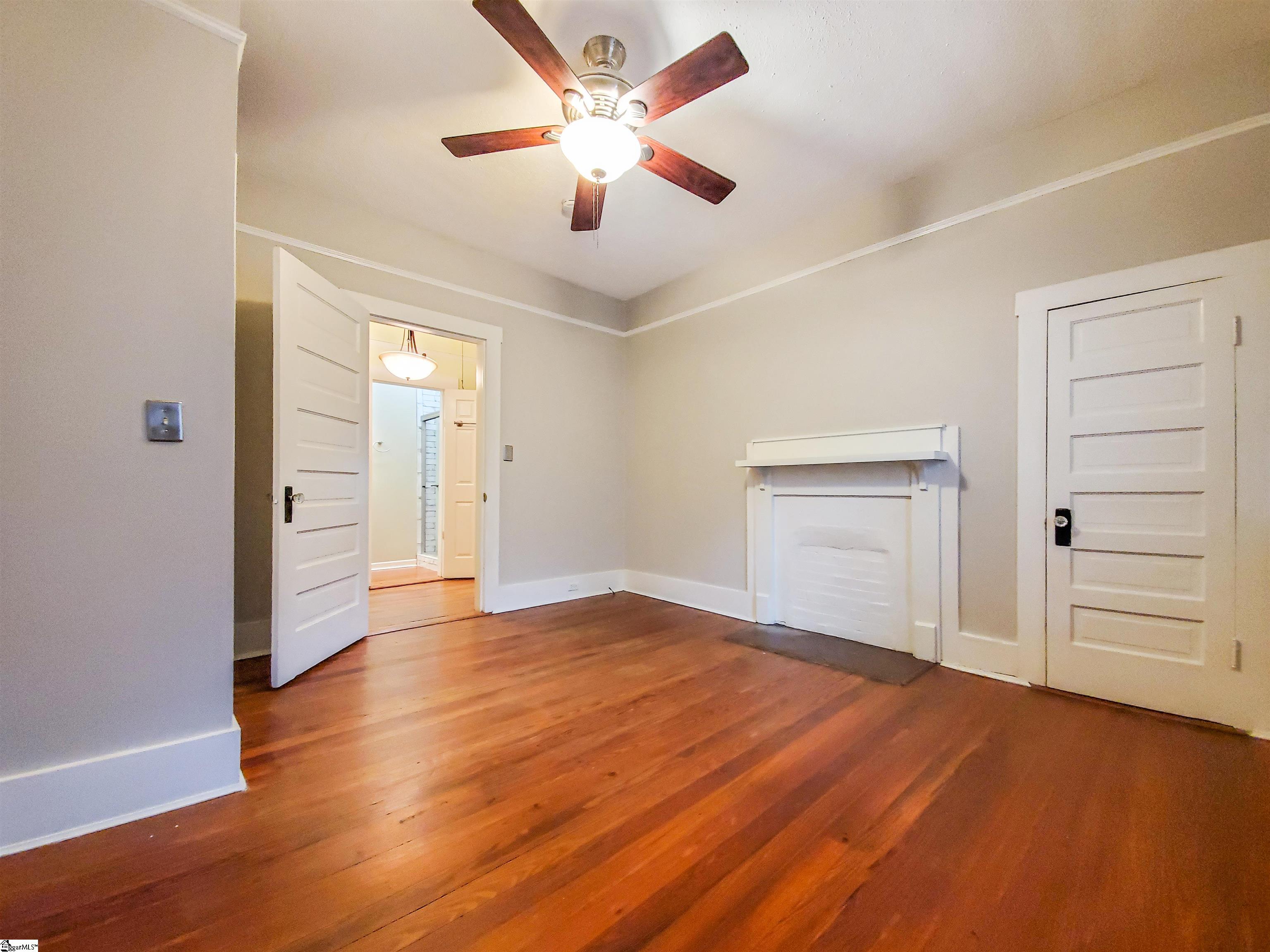 1596338 Property Photo 18