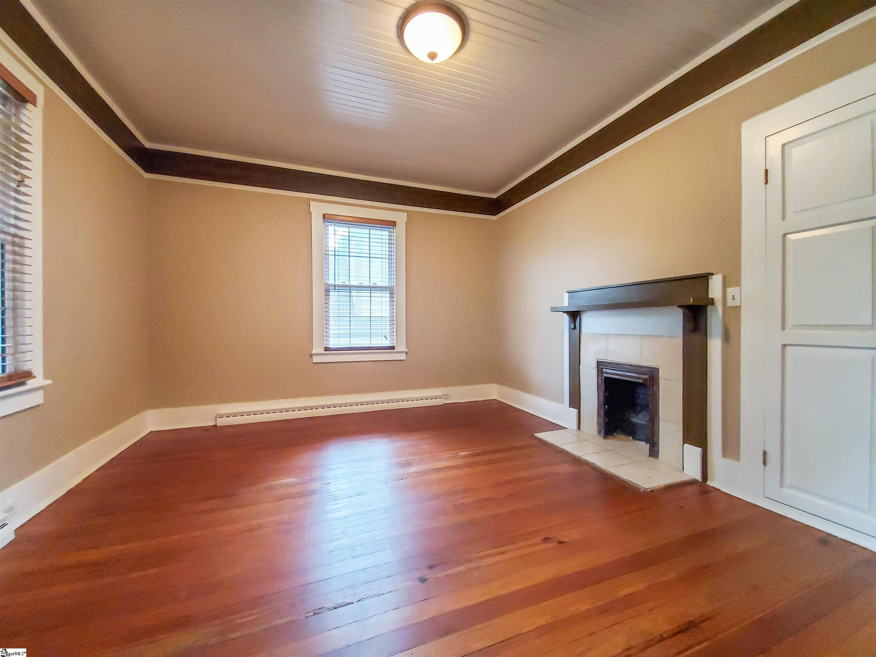 1596338 Property Photo 19