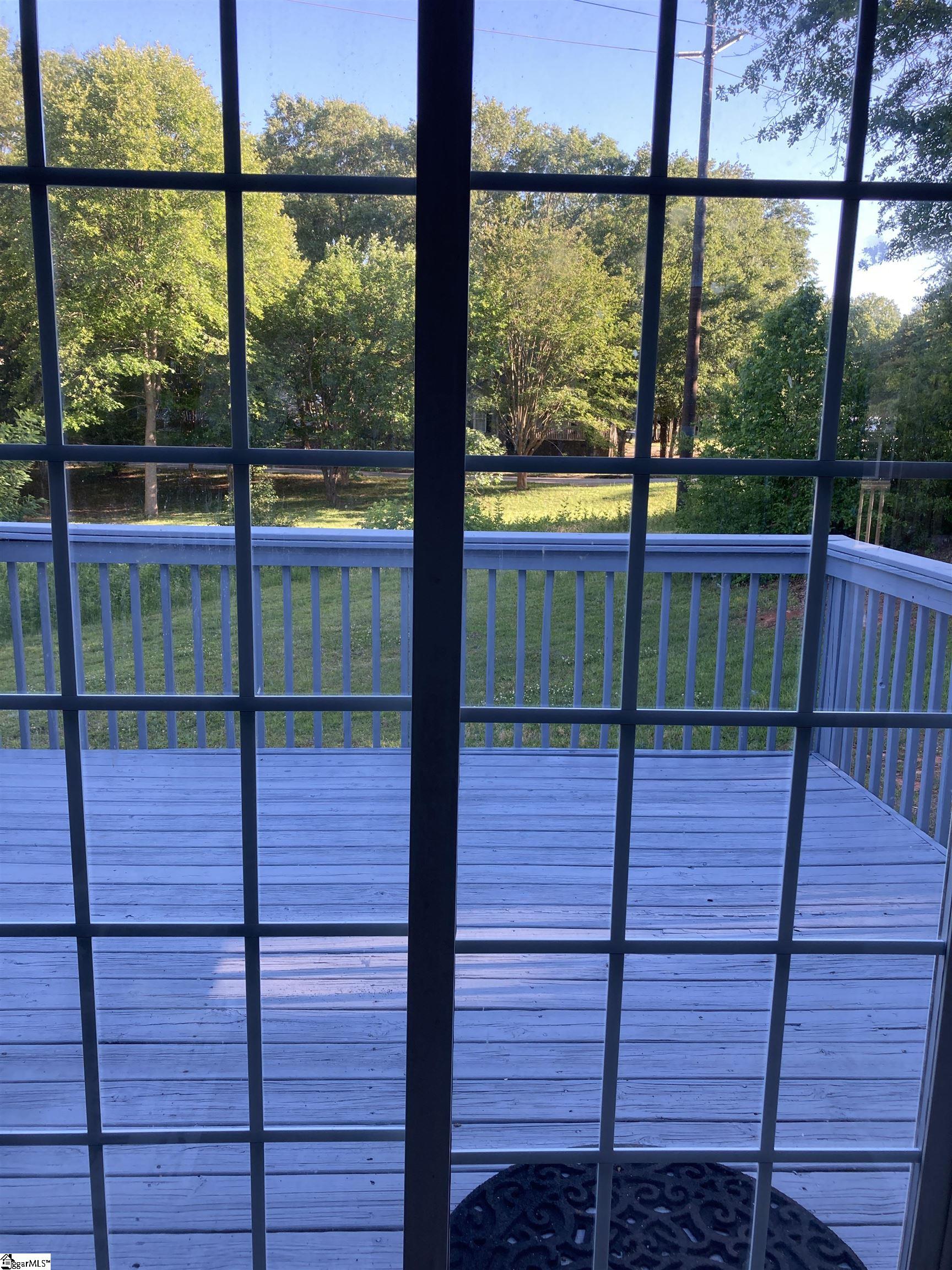 110 Poplar Creek Drive Property Photo 8