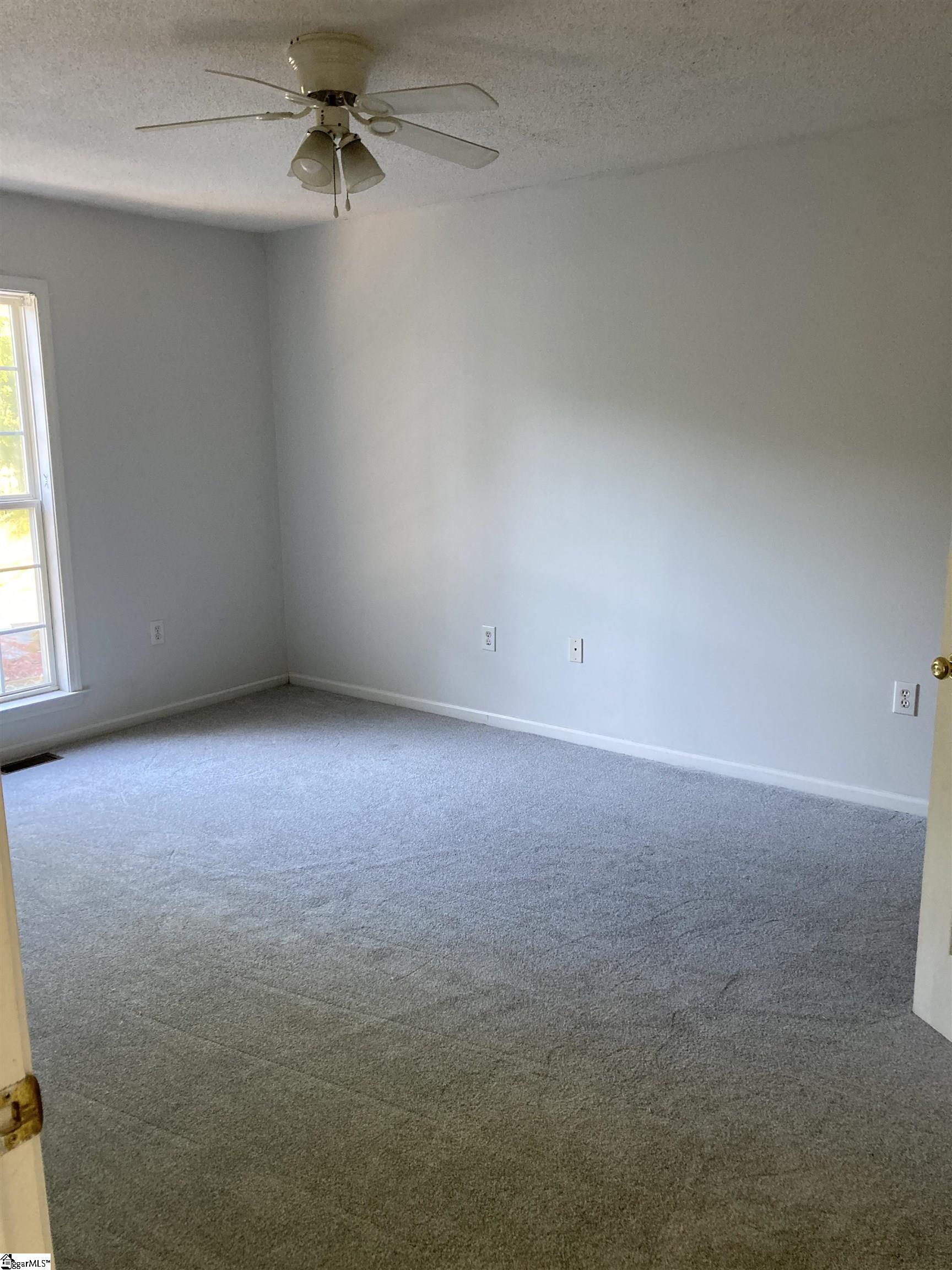 110 Poplar Creek Drive Property Photo 10