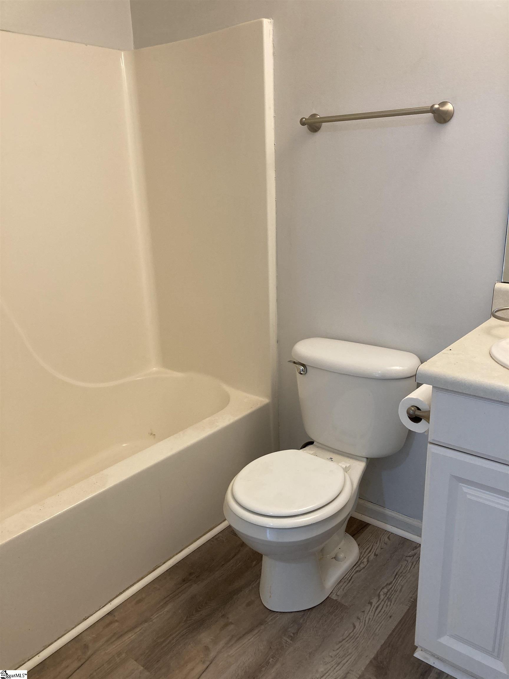 110 Poplar Creek Drive Property Photo 18