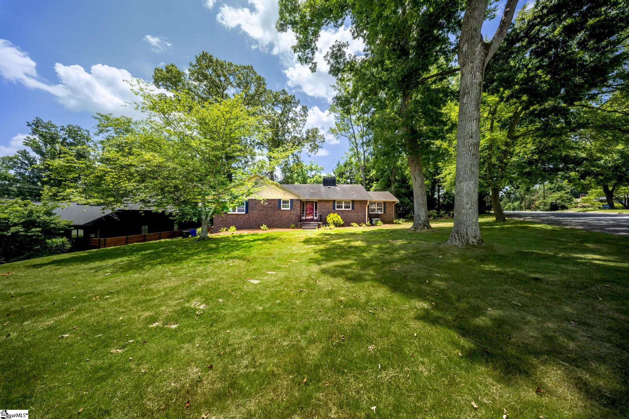 517 Dellwood Drive Property Photo 2