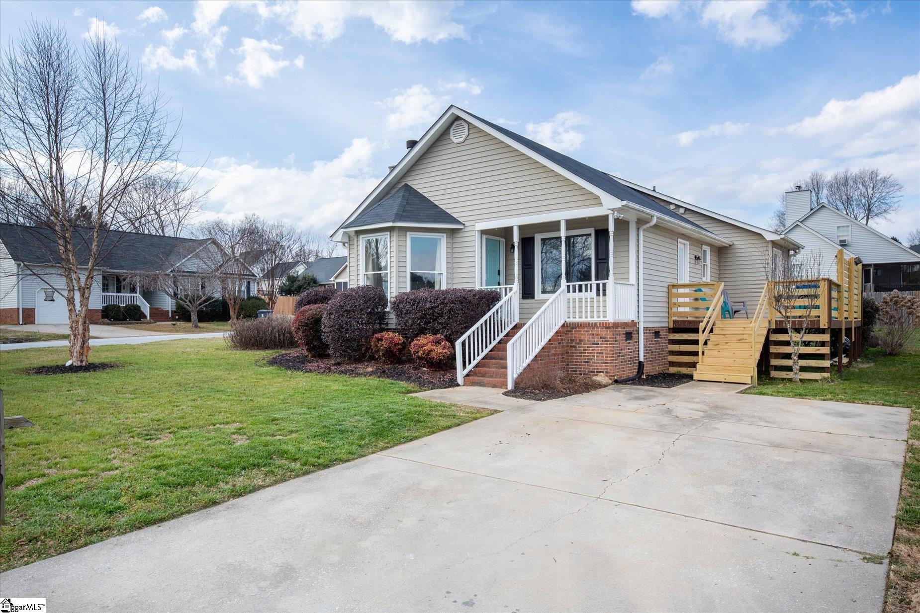 401 Fairdale Drive Property Photo 2