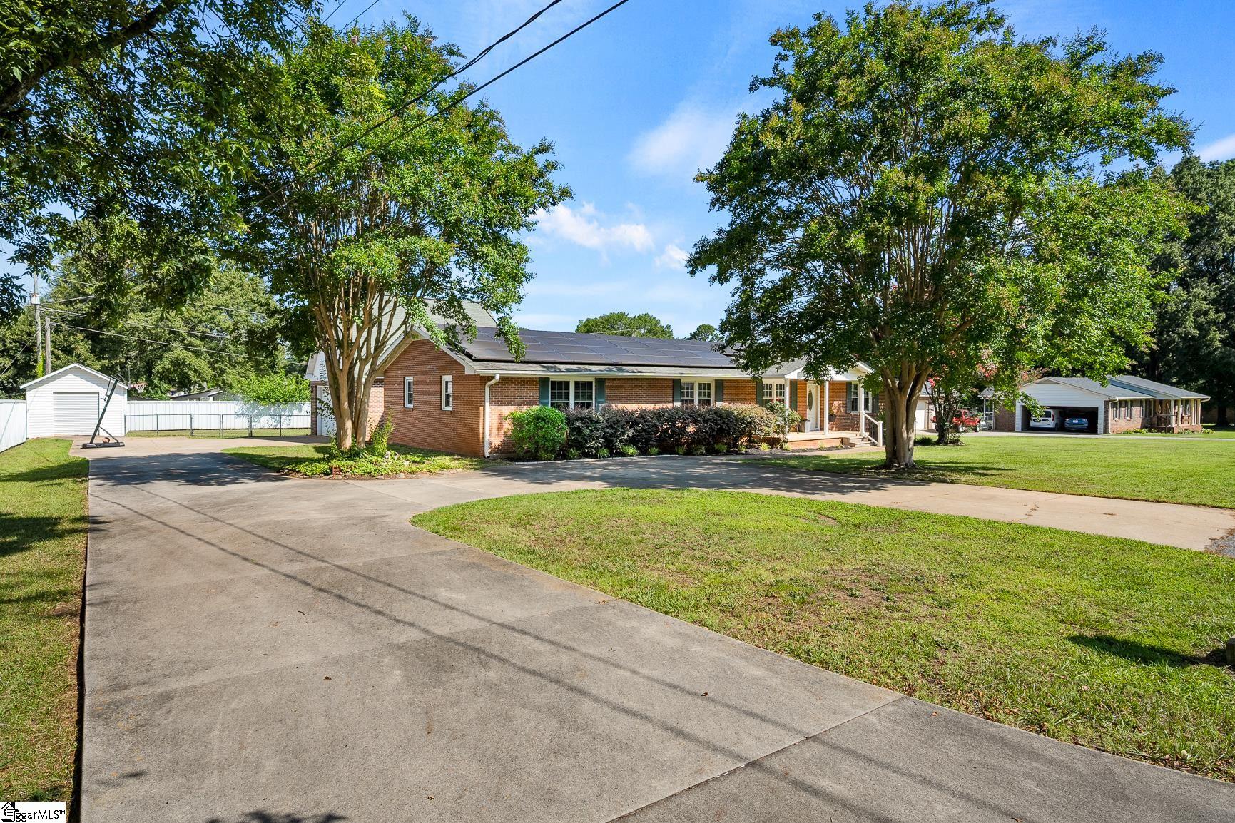 105 Lee Drive Property Photo 2