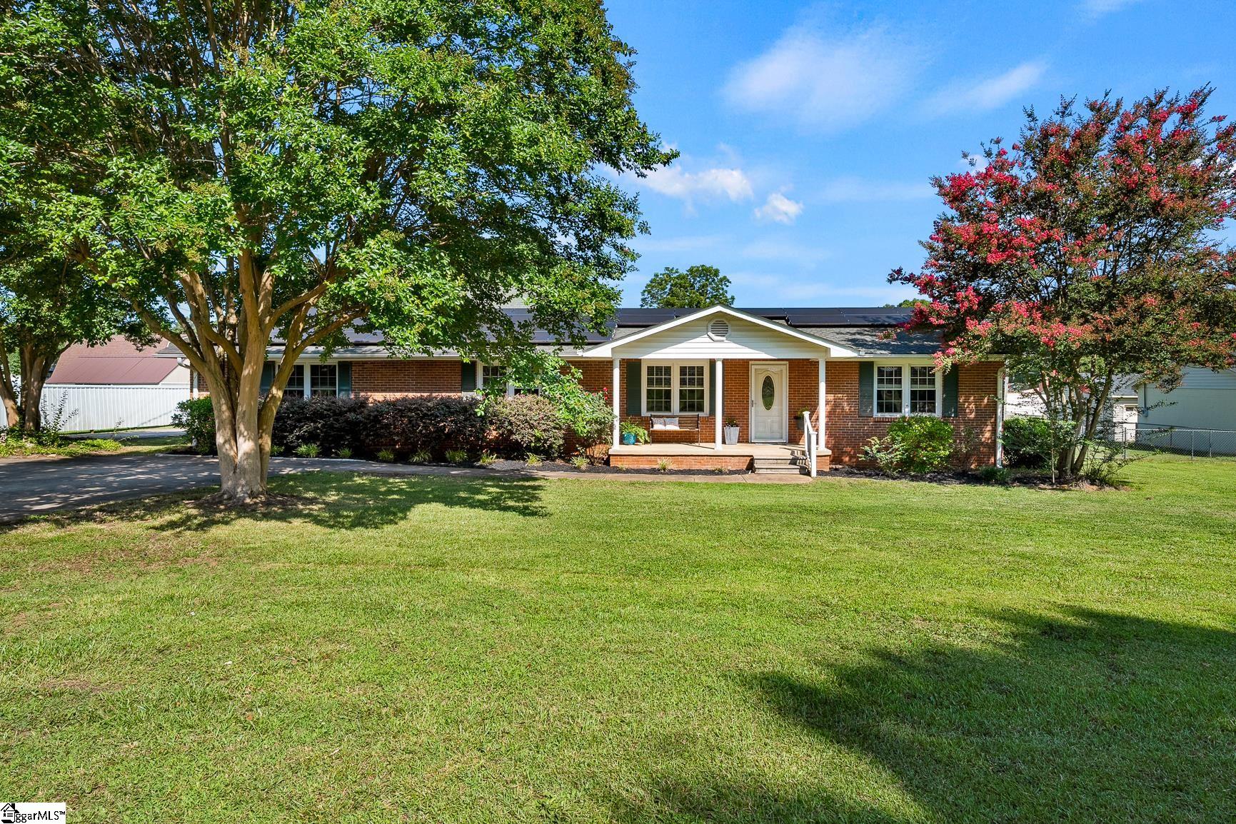 105 Lee Drive Property Photo 3
