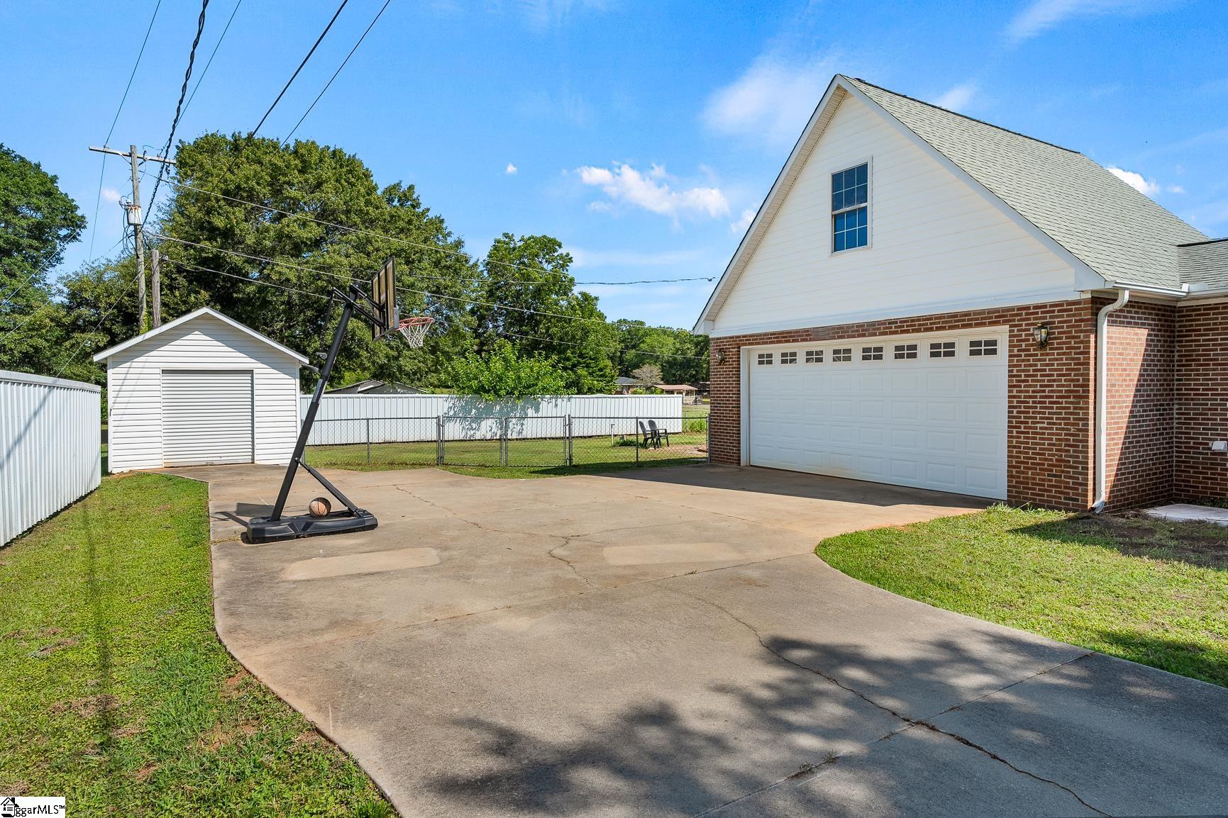 105 Lee Drive Property Photo 43