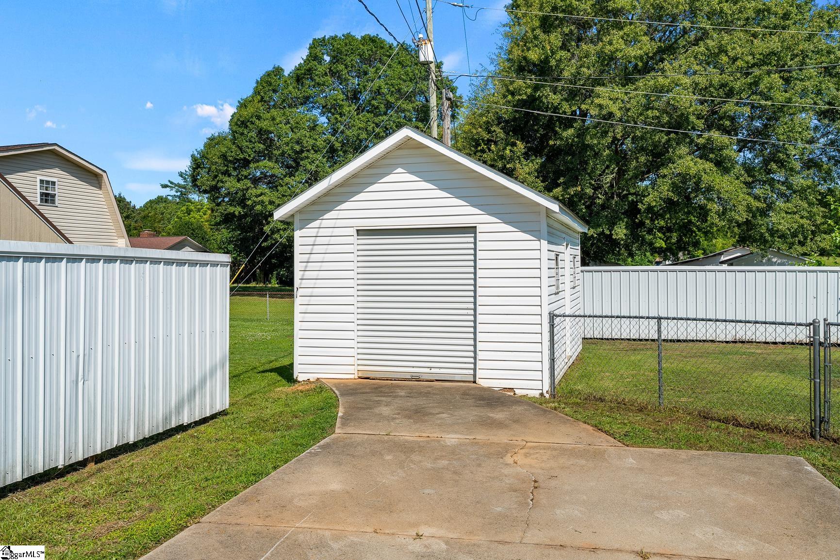 105 Lee Drive Property Photo 44