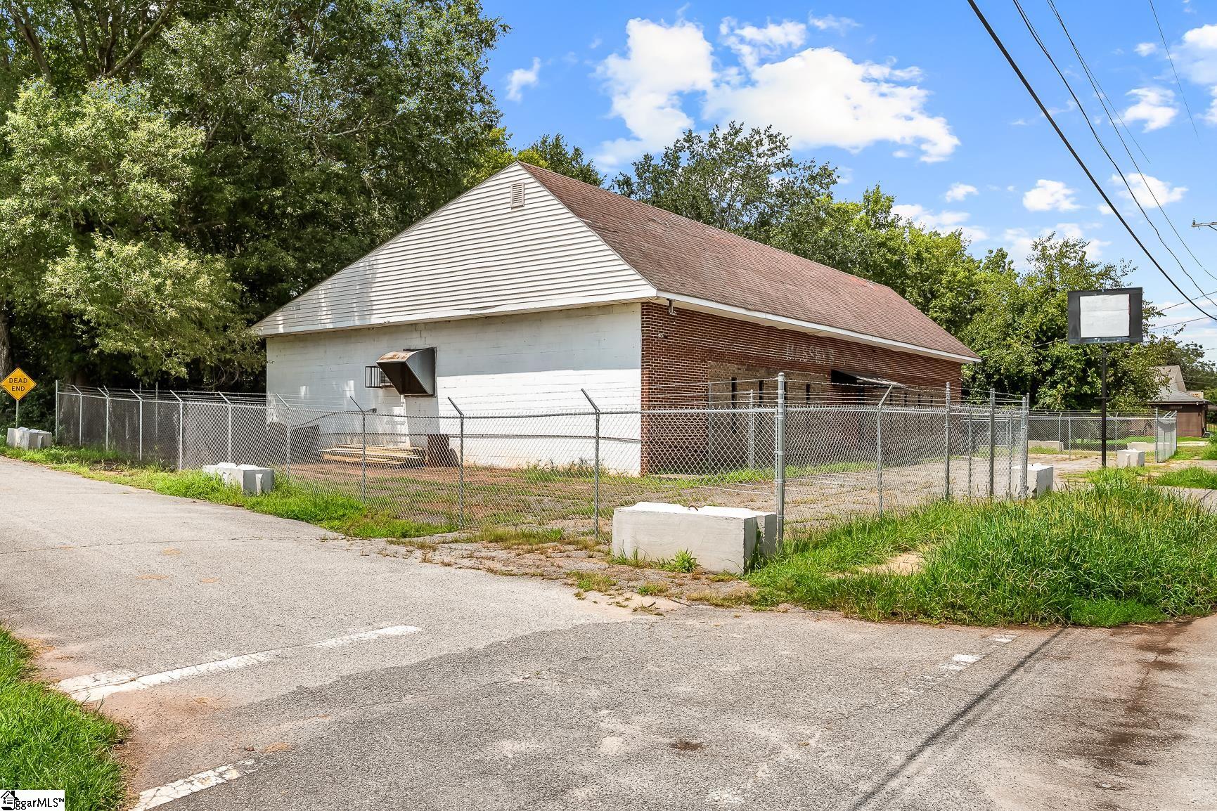 1804 S Mcduffie Street Property Photo 2