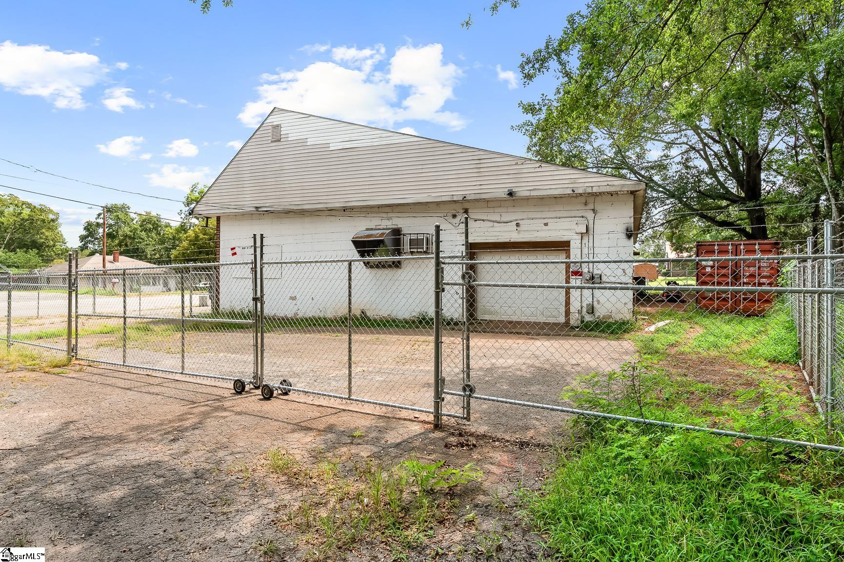 1804 S Mcduffie Street Property Photo 5