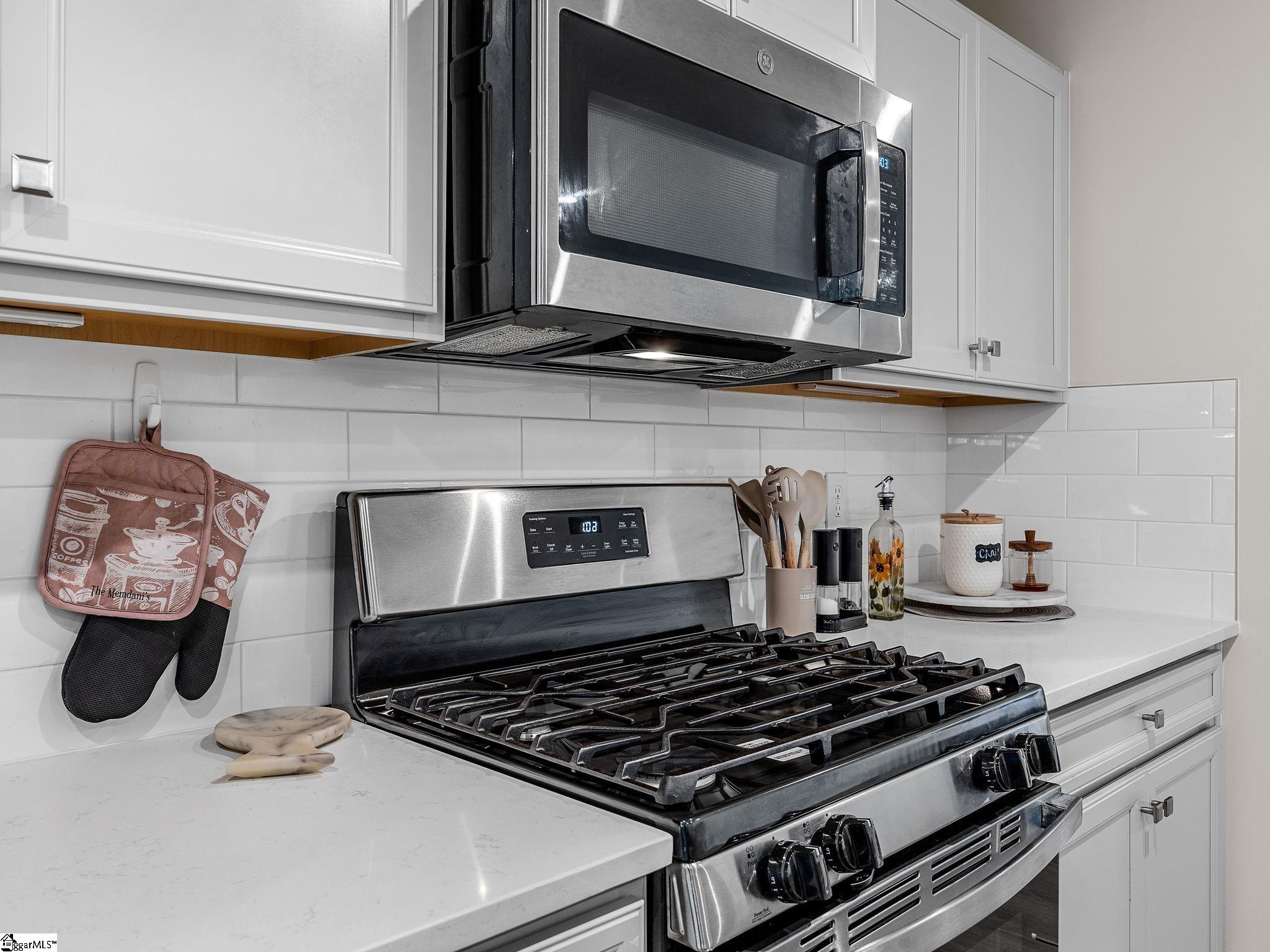 424 Leasowe Lane Property Photo 11