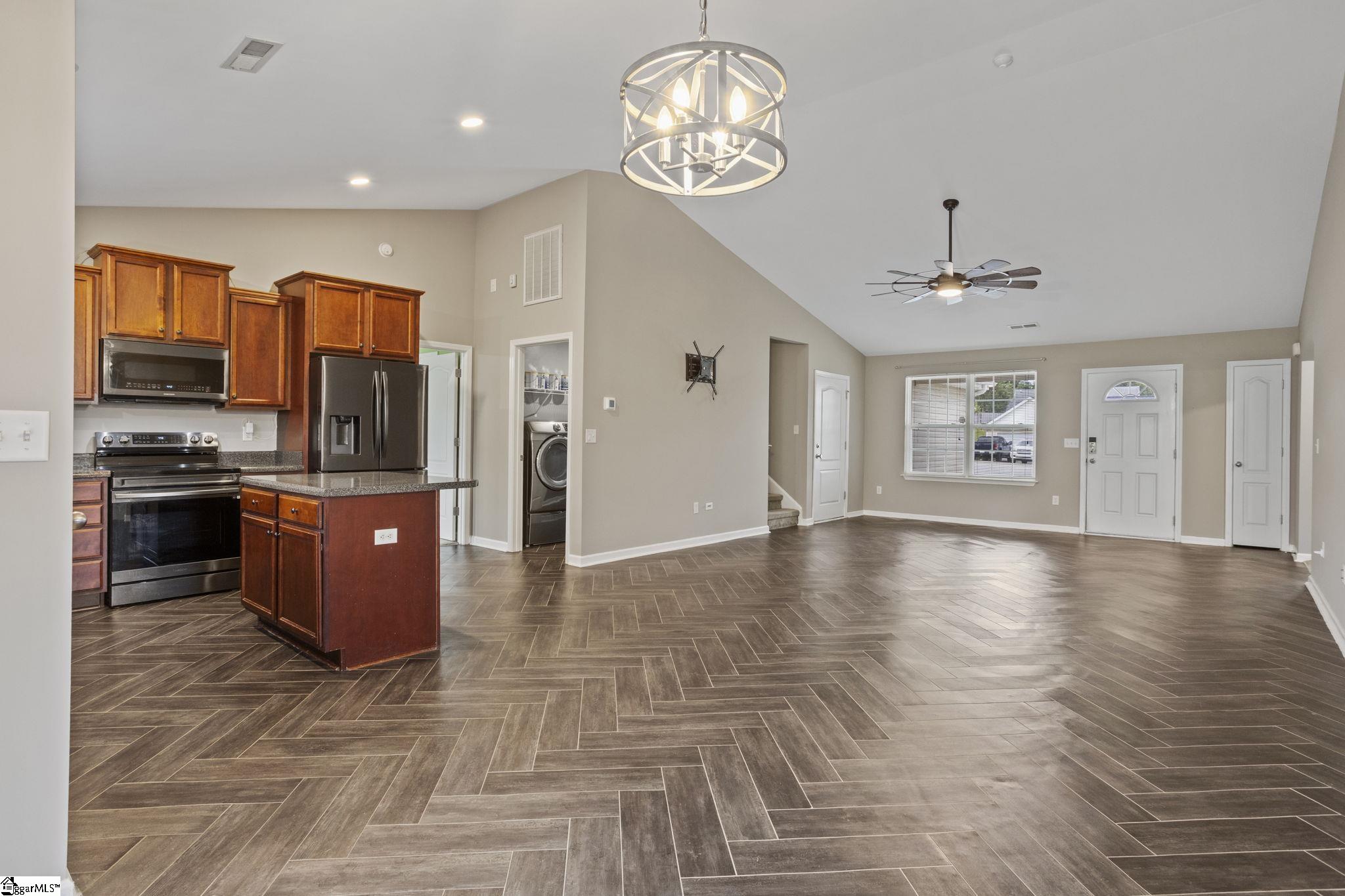 271 Walcott Drive Property Photo 6